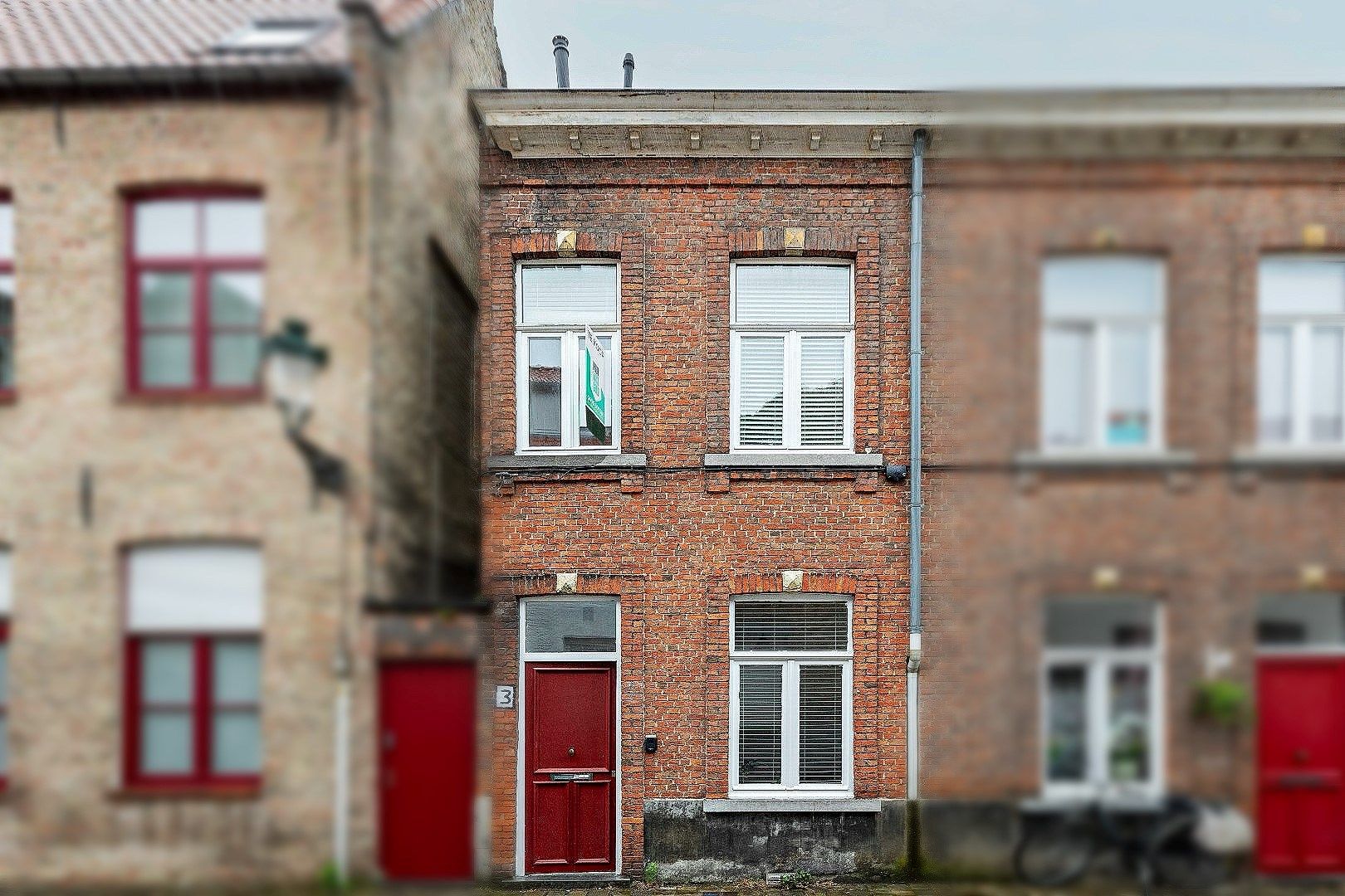 Vernieuwde stadswoning in het hart van Brugge met vergunde gastenkamer foto 1