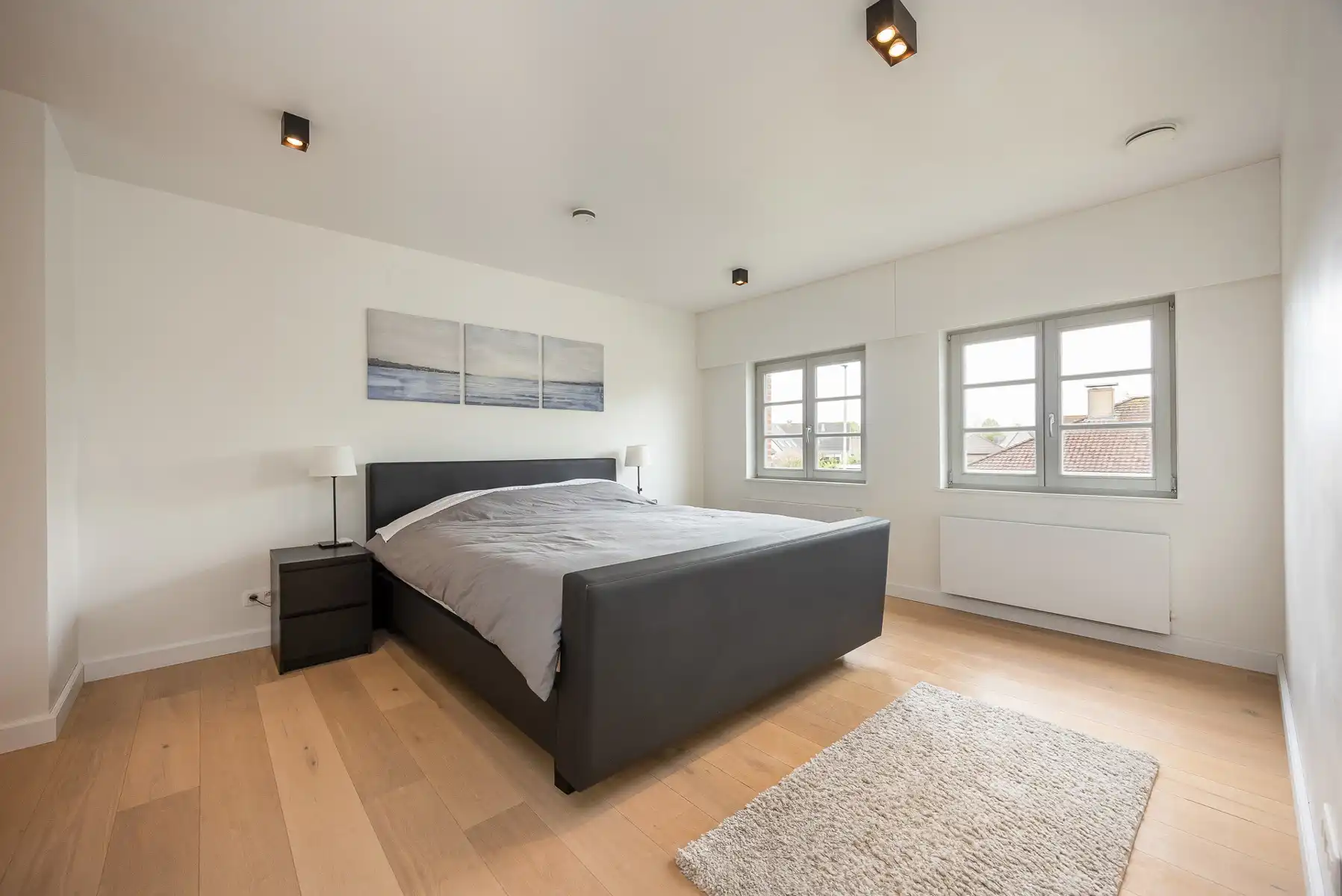 Ruime gezinswoning met tuin en 3 slaapkamers. foto 16