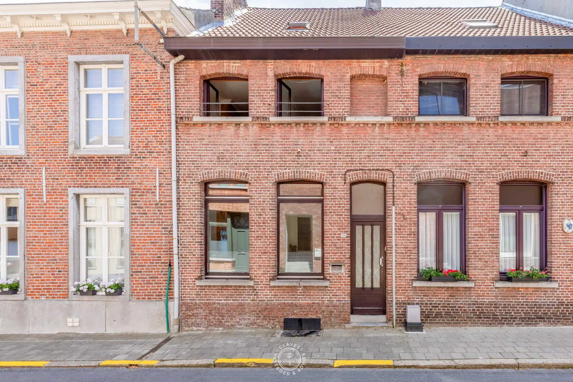 Gezinswoning in het hart van Rupelmonde foto {{pictureIndex}}