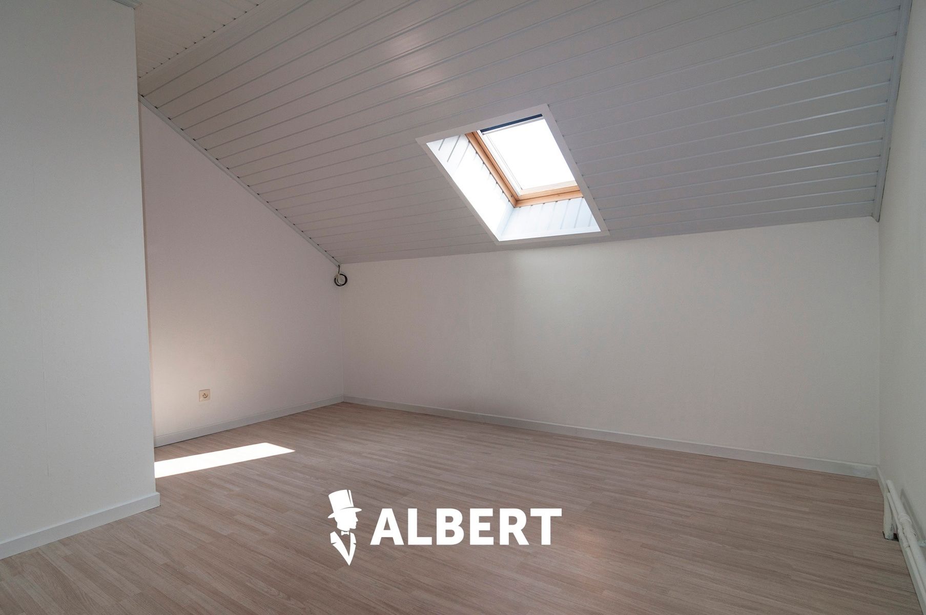 Ruime instapklare woning op toplocatie met tuin en bijgebouw foto 17