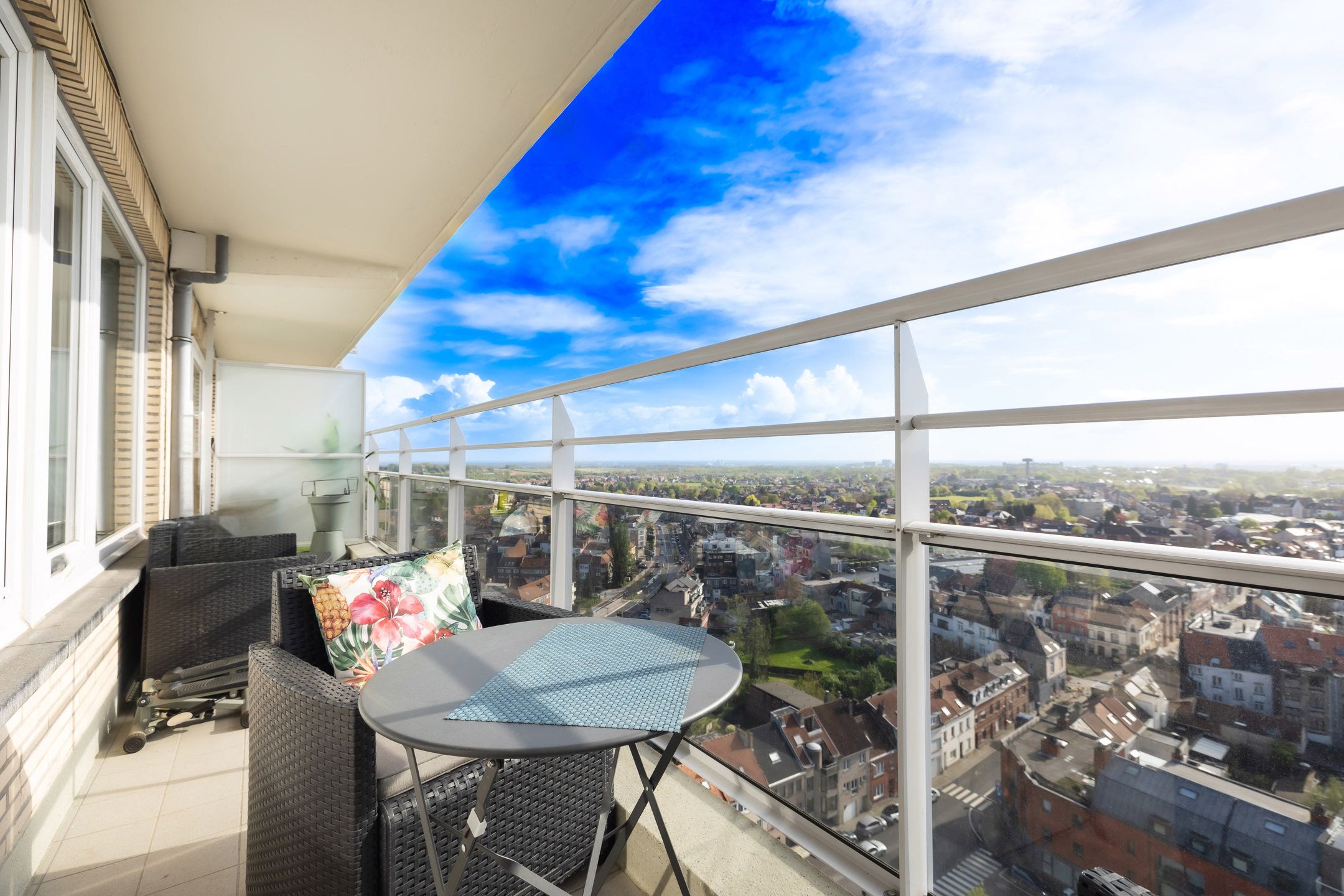 Ruim appartement met 3 slaapkamers van 102m² foto 8