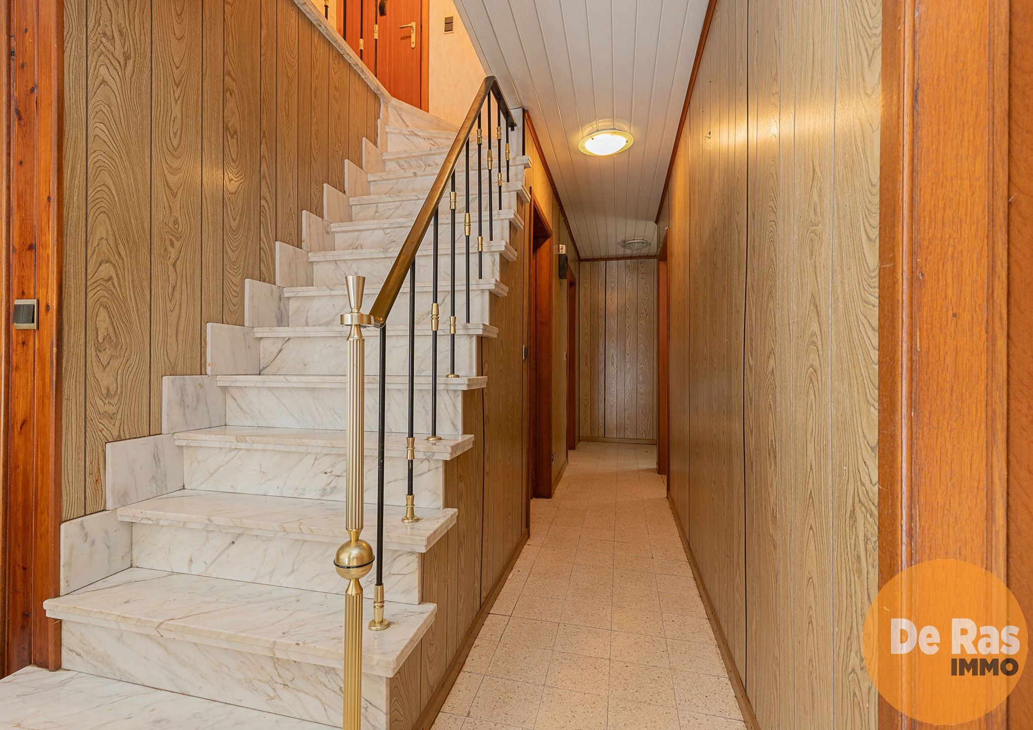 HERZELE - Stevige eengezinswoning op 200m van de markt foto 9