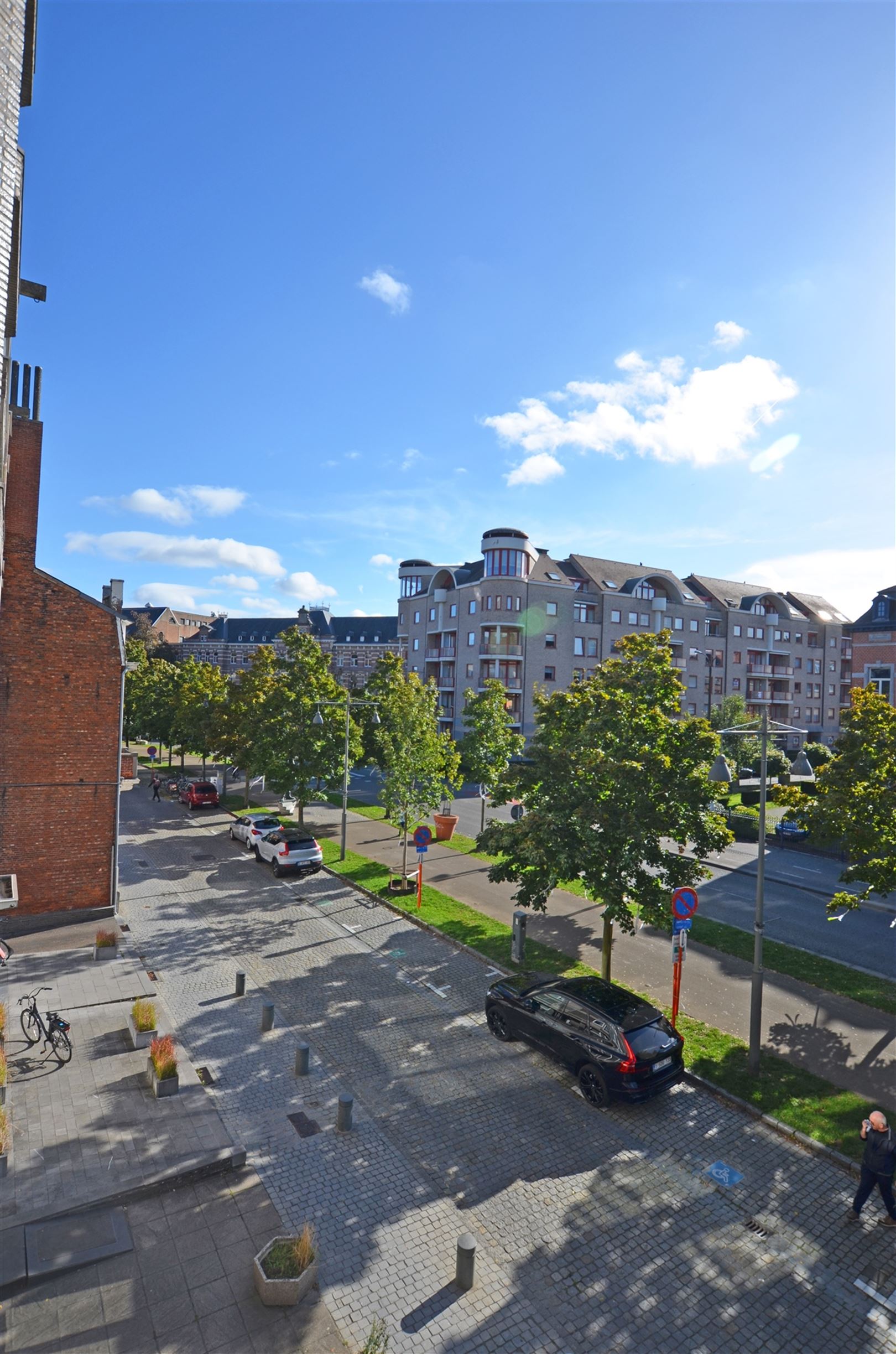 Ruim op te frissen appartement met zicht op de Groene Boulevard foto 16