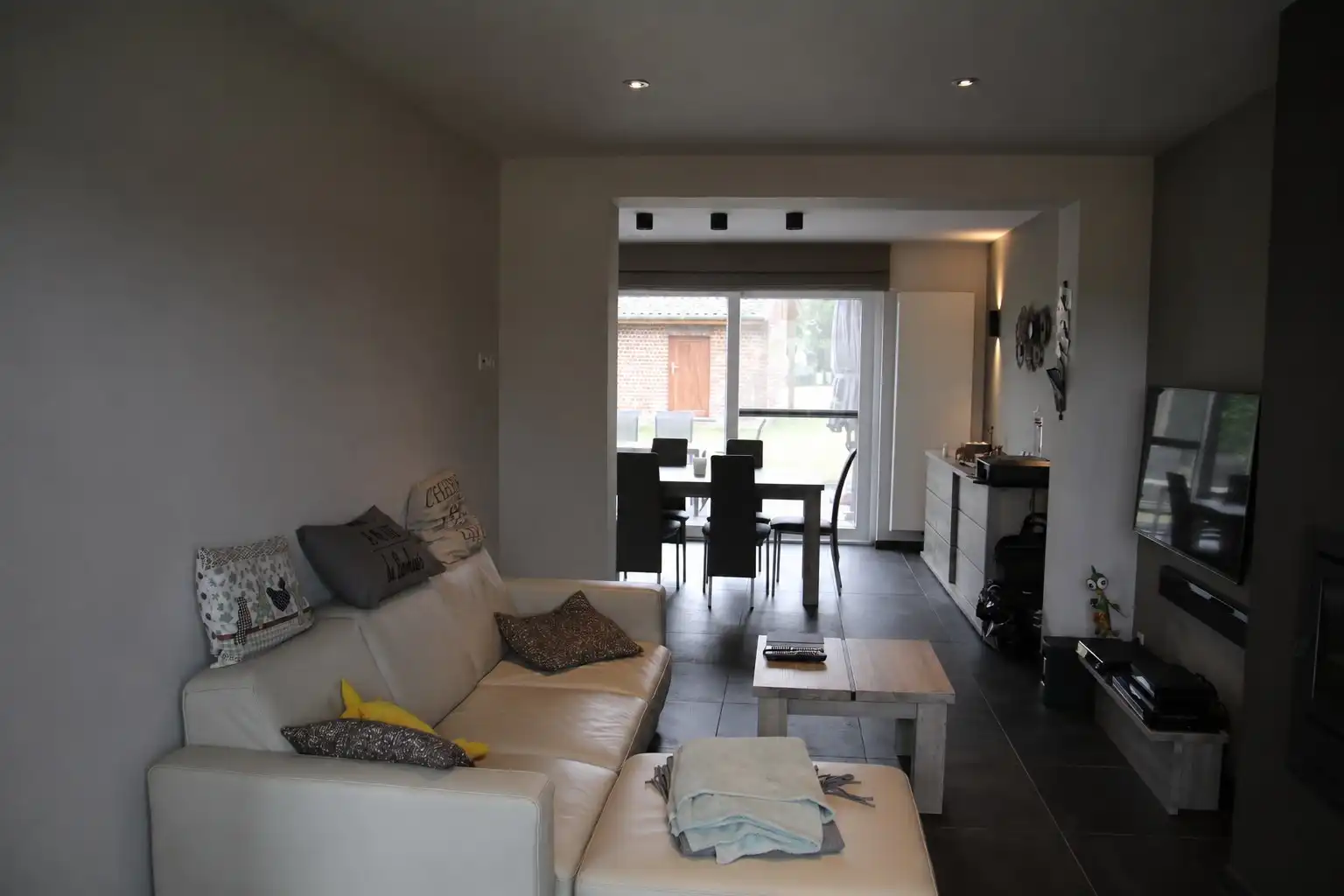 Woning te huur met 3 slaapkamers, terras, tuin en tuinhuis foto 5
