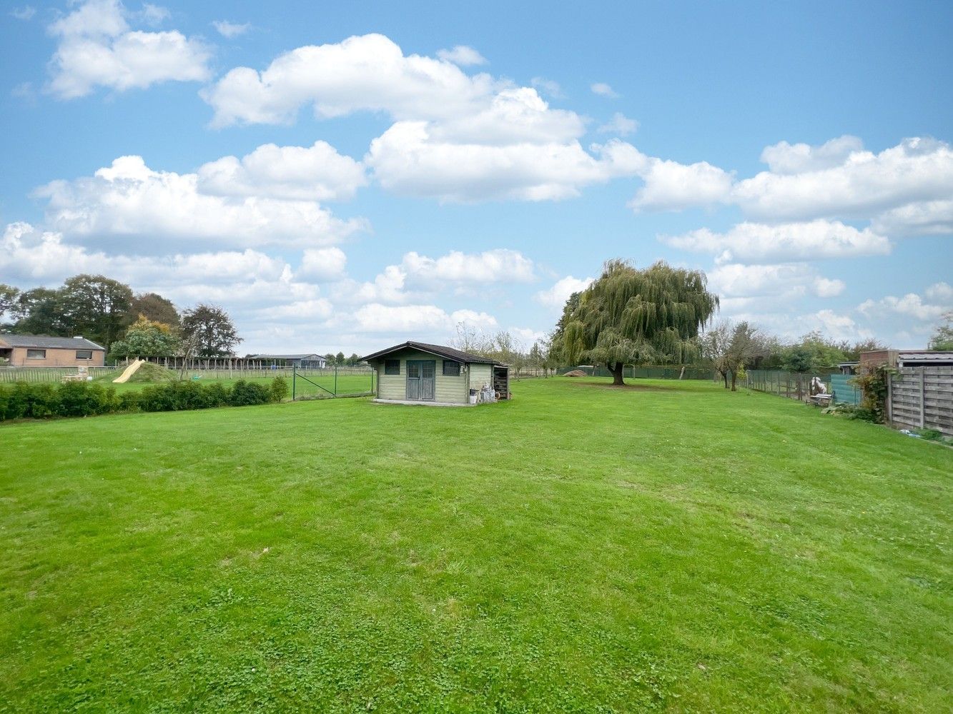 Heel ruime gezinswoning (350m²)+prachtige tuin (2000m²)! foto 22