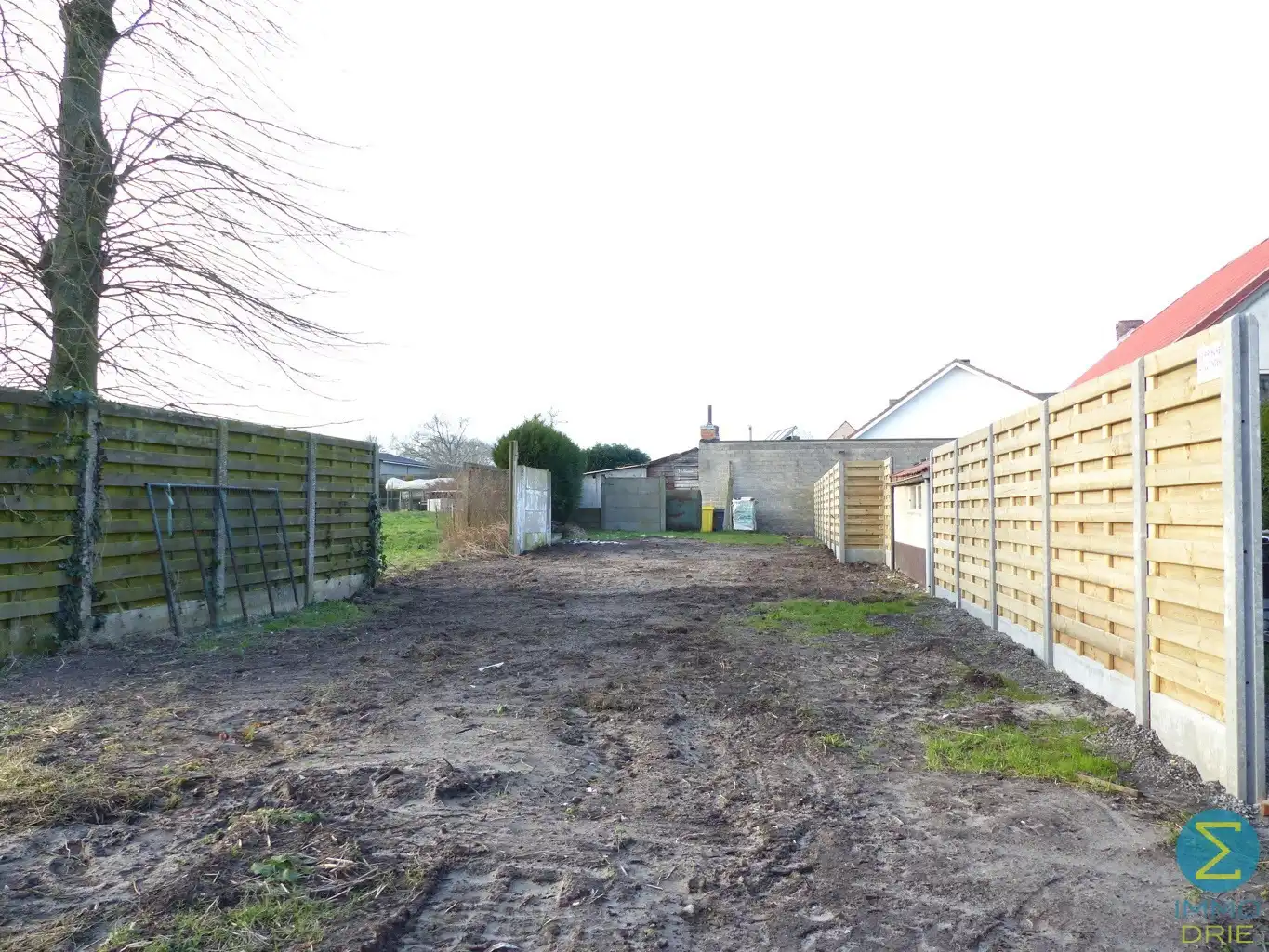 Bouwgrond van 289 m². foto {{pictureIndex}}