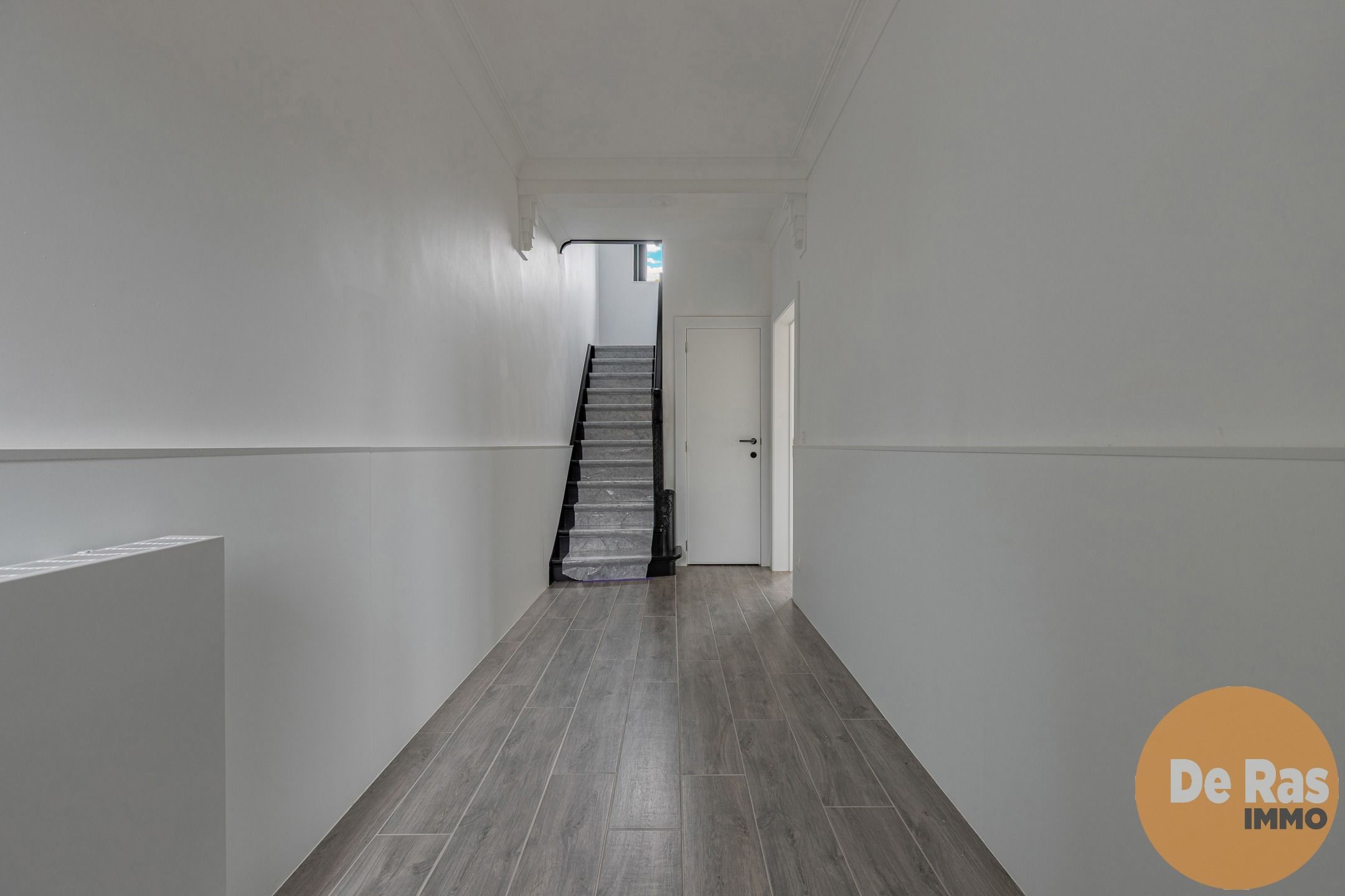 HILLEGEM – Mooi gerenoveerde woning met aangename tuin foto 5