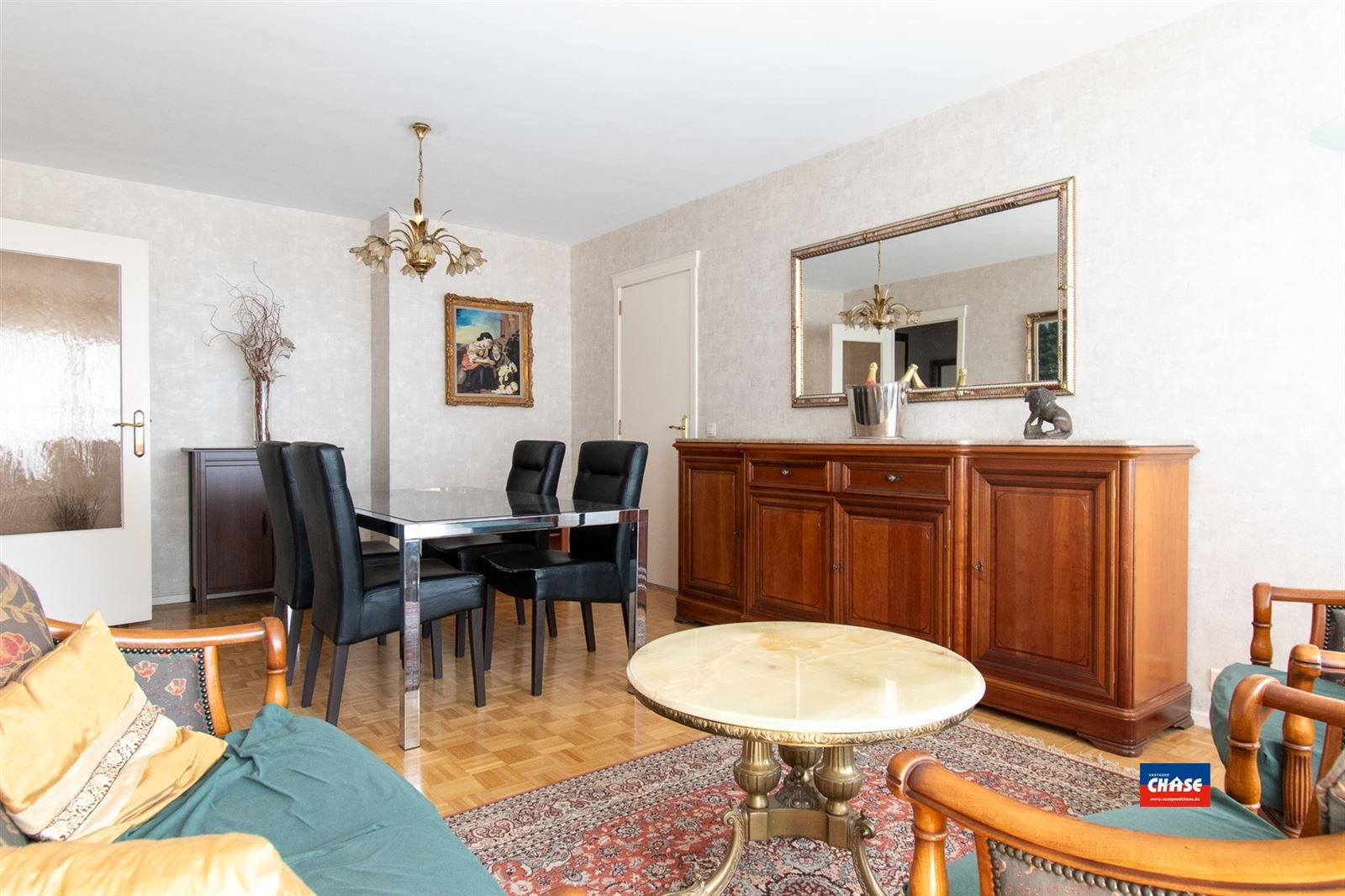 Instapklaar appartement met 2 slaapkamers en terras foto 3