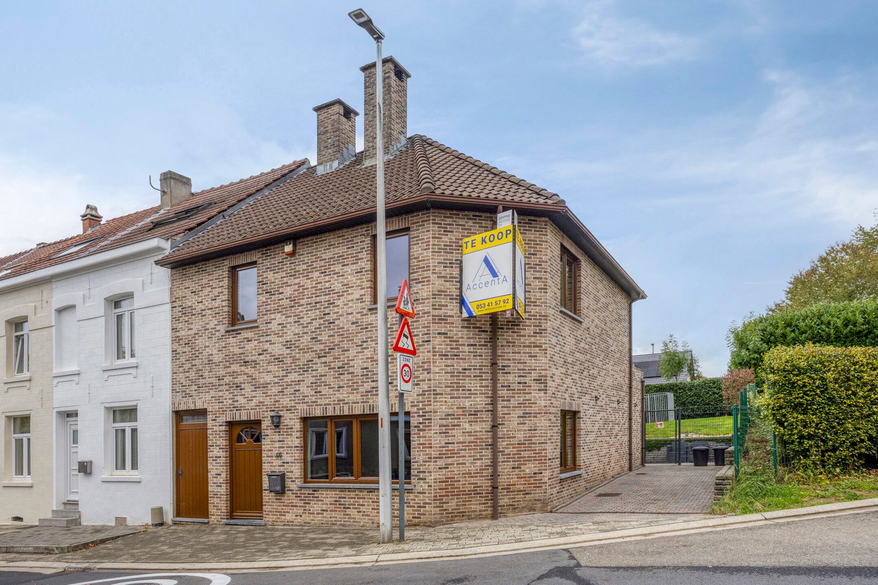 Hoofdfoto van de publicatie: Woning met 3slpk, tuin en oprit, dorpskern nabij Beukenbos.