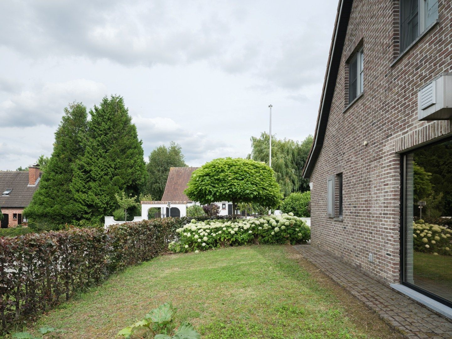 🔑 Instapklaar wonen in het hart van Laarne — stijlvol, ruim en perfect gelegen foto 23