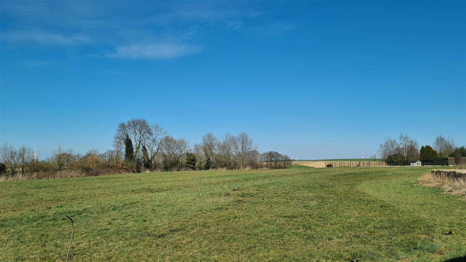 Deels gerenoveerde woning op rustige locatie! foto 8