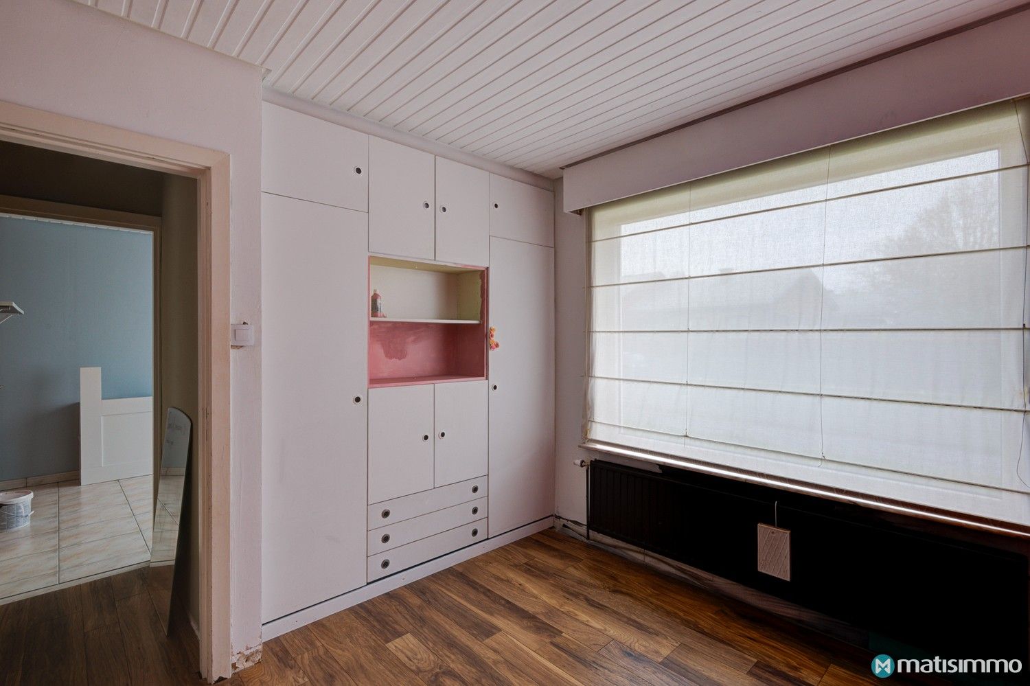 VRIJSTAANDE, GELIJKVLOERSE GEZINSWONING MET 3 SLAAPKAMERS EN INPANDIGE GARAGE TE HOUTHALEN foto 18