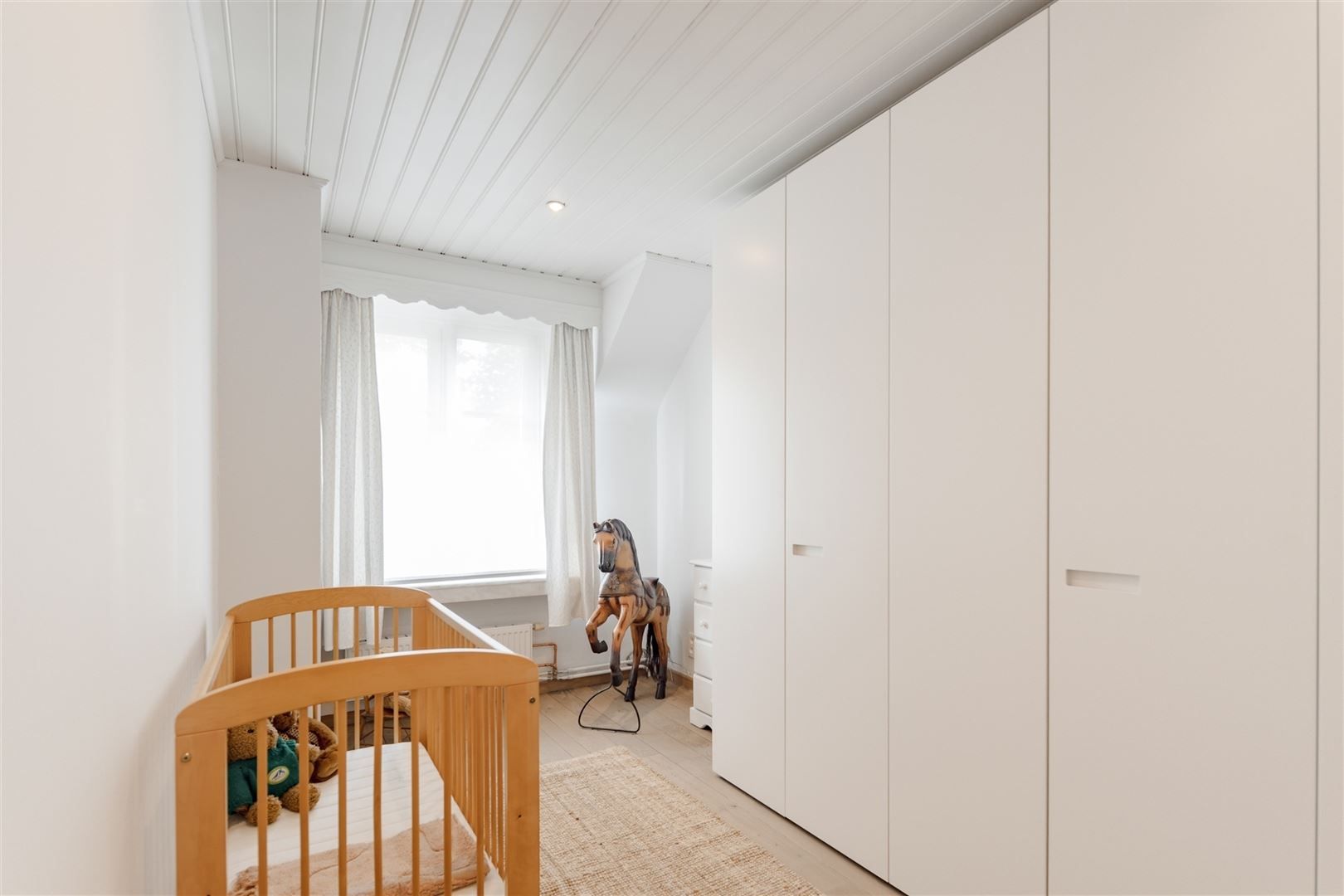 Woning met GIGANTISCHE garage/atelier/opslag en tuin foto 18