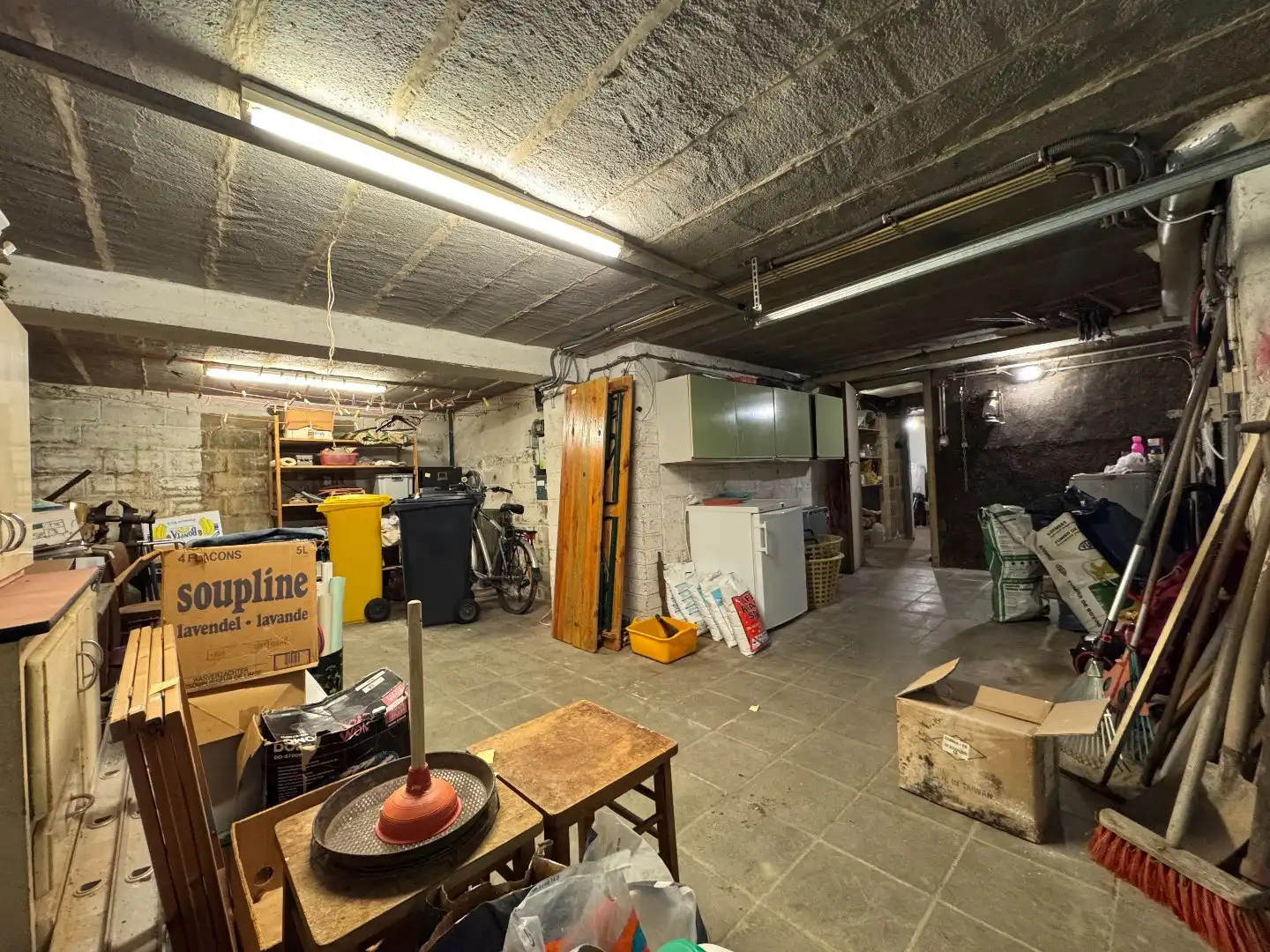 Charmante 3-gevelwoning met garage en tuin foto 18