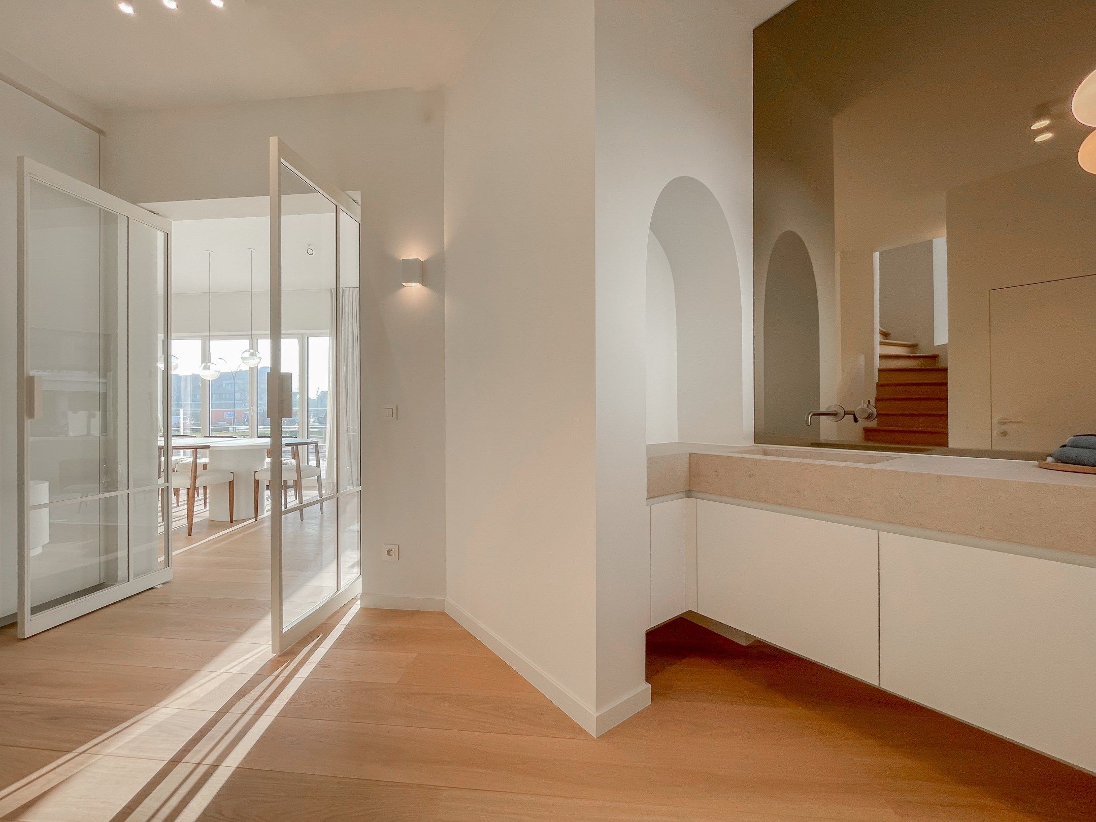 Exclusieve villa: Uitzonderlijk volledig gerenoveerde villa met frontaal zeezicht. foto 18