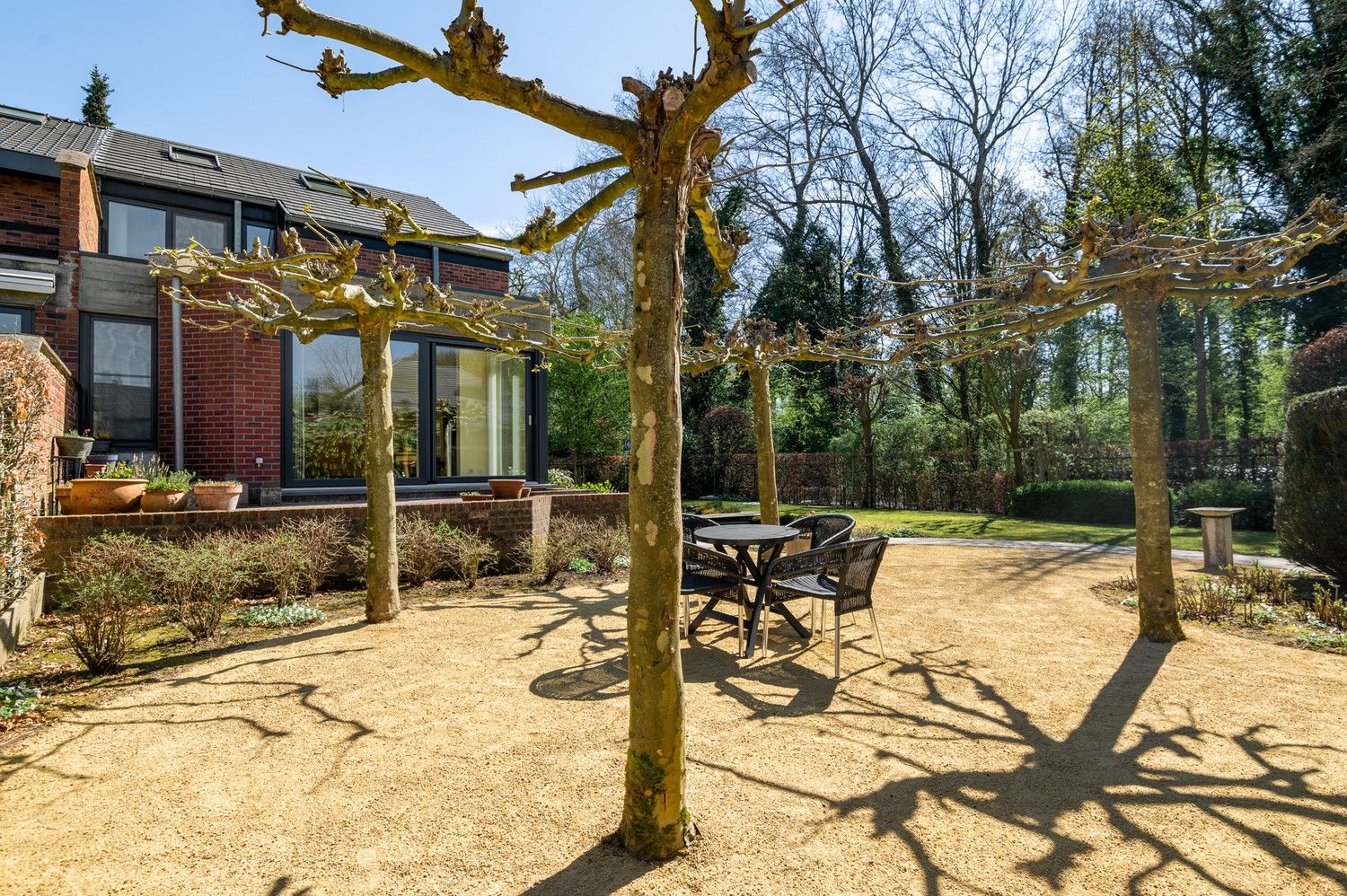 Unieke HOB met 4 SLPKS, grote tuin en garage in een doodlopende straat in Wijnegem! foto 7