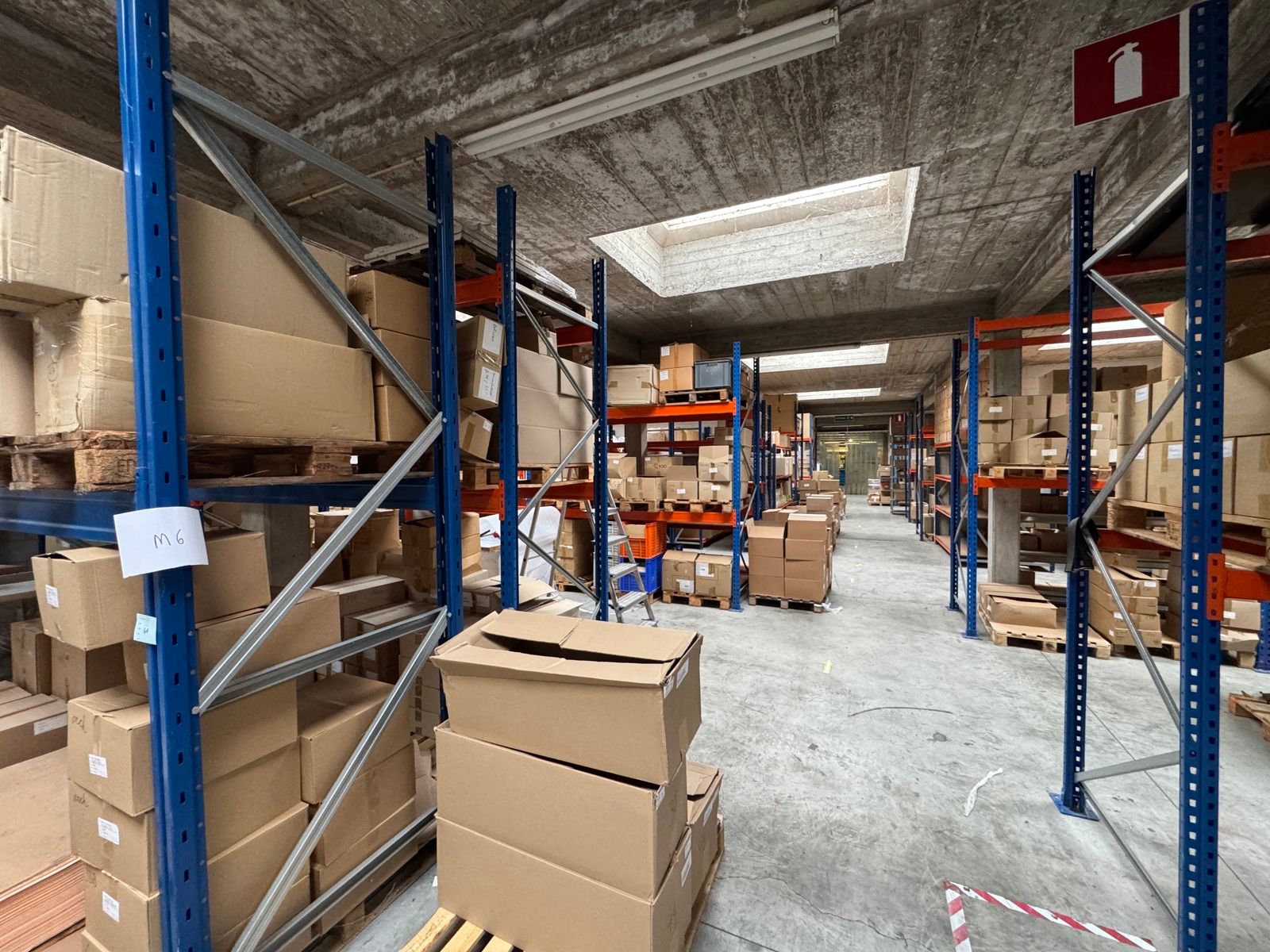 Grote magazijnruimte/atelier met kantoor te koop in Deurne  foto 31