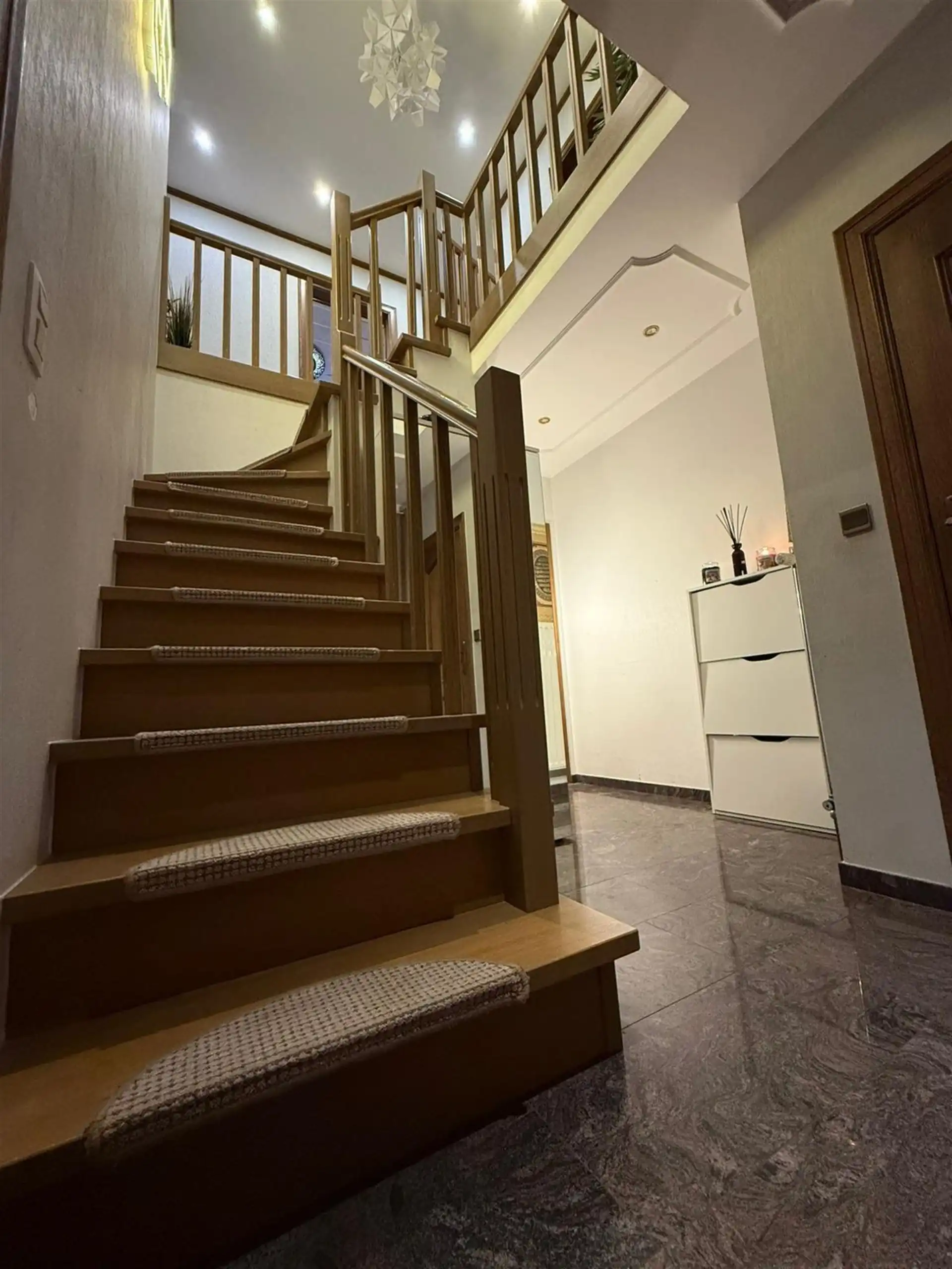 Vrijstaande woning op de Leopoldstraat 35 te Maasmechelen foto 3