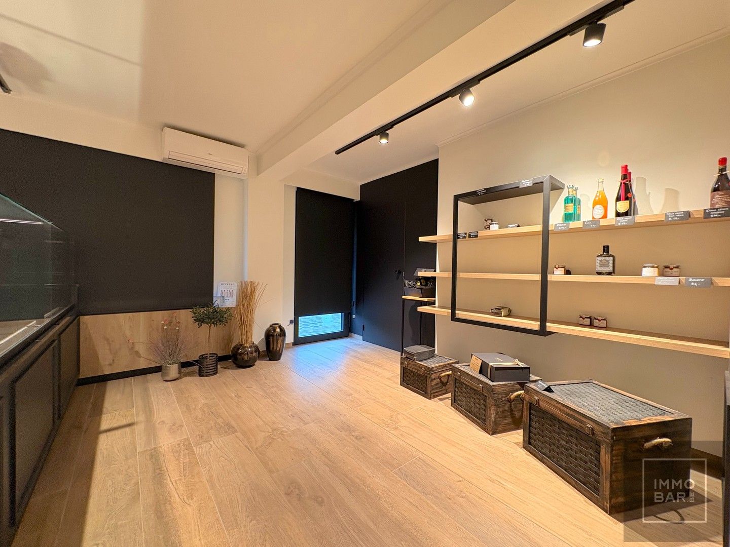 Een uniek pand dat je volledig kan omtoveren tot een prachtige woning foto 4