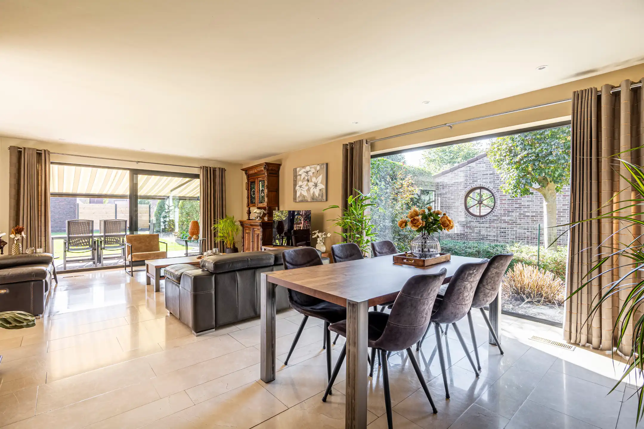 Goed onderhouden vrijstaande woning op 600 m² grond. foto 4