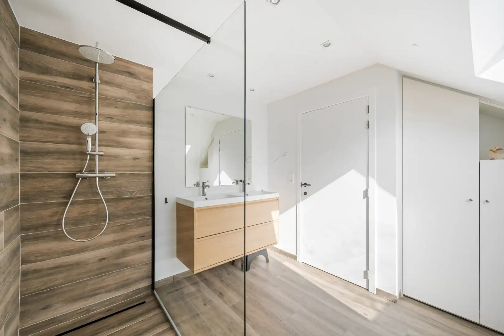 Ruime instapklare open woning met 6 slaapkamers, zuidgerichte tuin en landelijk verzicht in Dadizele foto 11