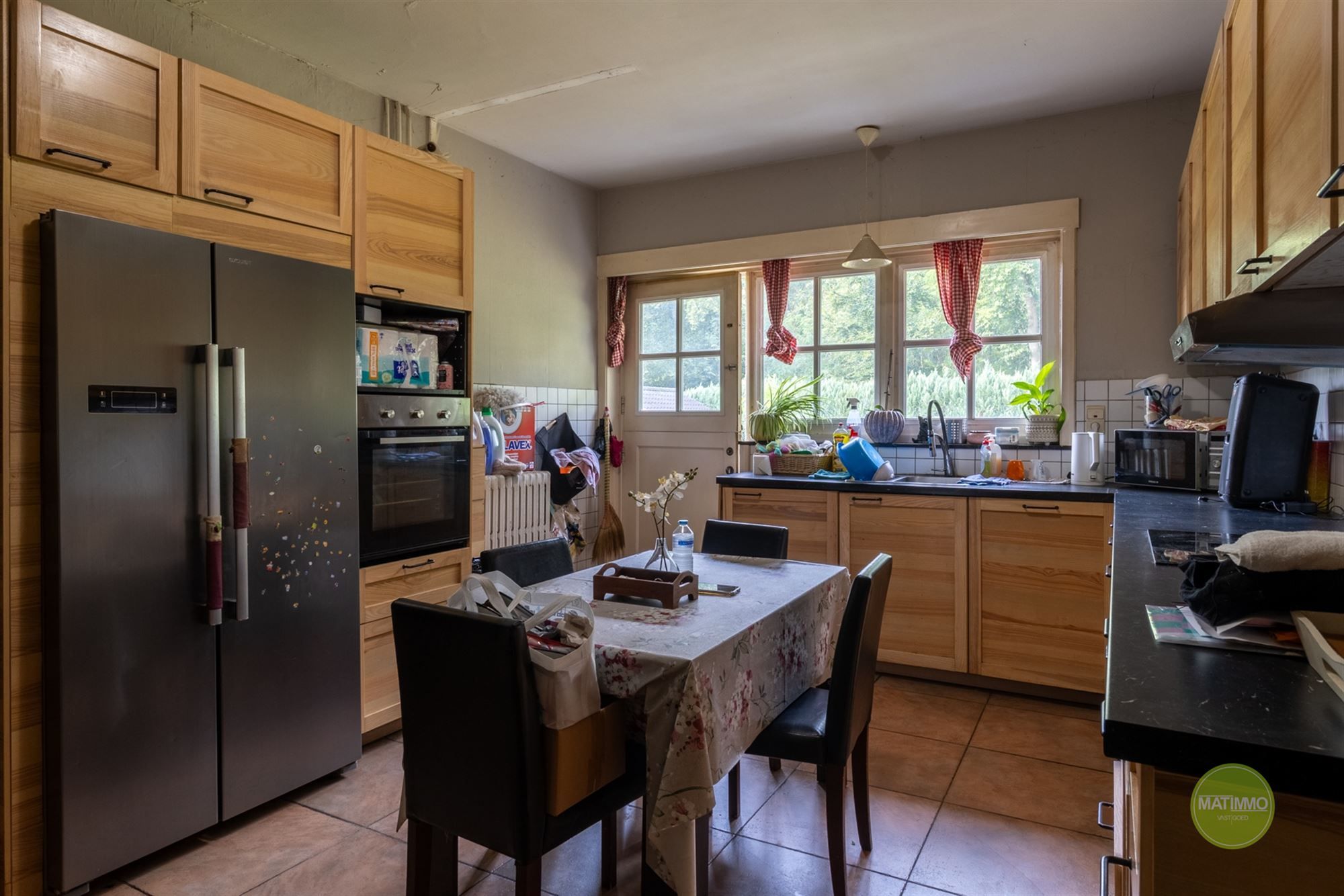 Karaktervolle woning met op royaal perceel in Mol foto 7