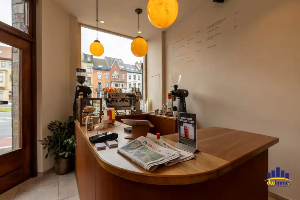 Trendy Koffiezaak gelegen in studentenbuurt in Gent over te nemen foto 3