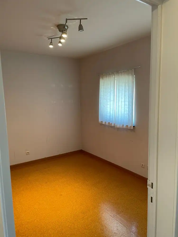 Gelijkvloers appartement met 2 slaapkamers + terras + tuin foto 8