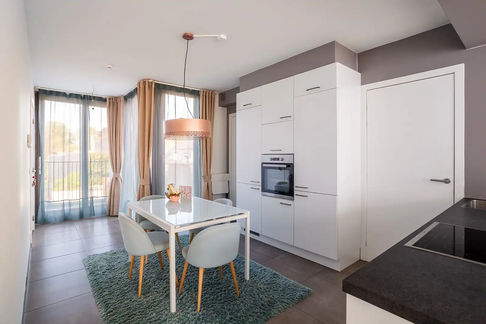 Slim wonen of zorgeloos investeren – stijlvolle nieuwbouwstudio met terras in Boechout foto 12