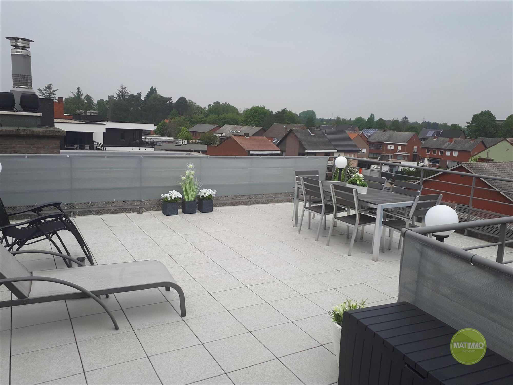 Penthouse met twee slaapkamers en ruim terras te Mol foto 2