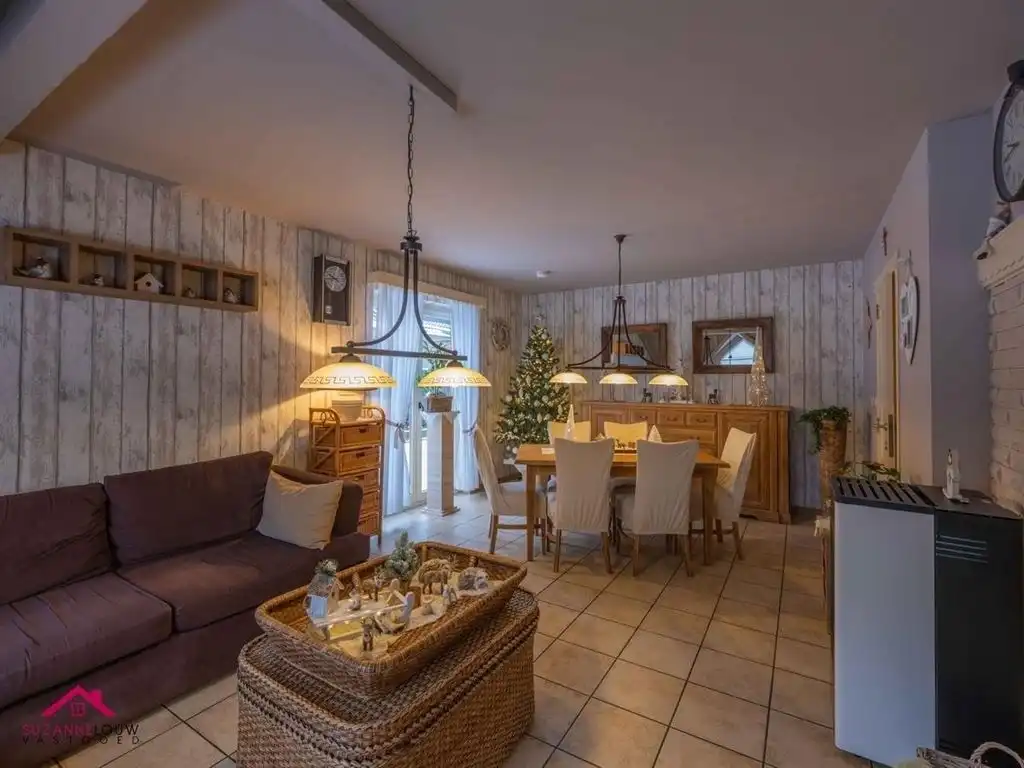 Charmante, vrijstaande woning met garage, carport en tuinhuis foto 24