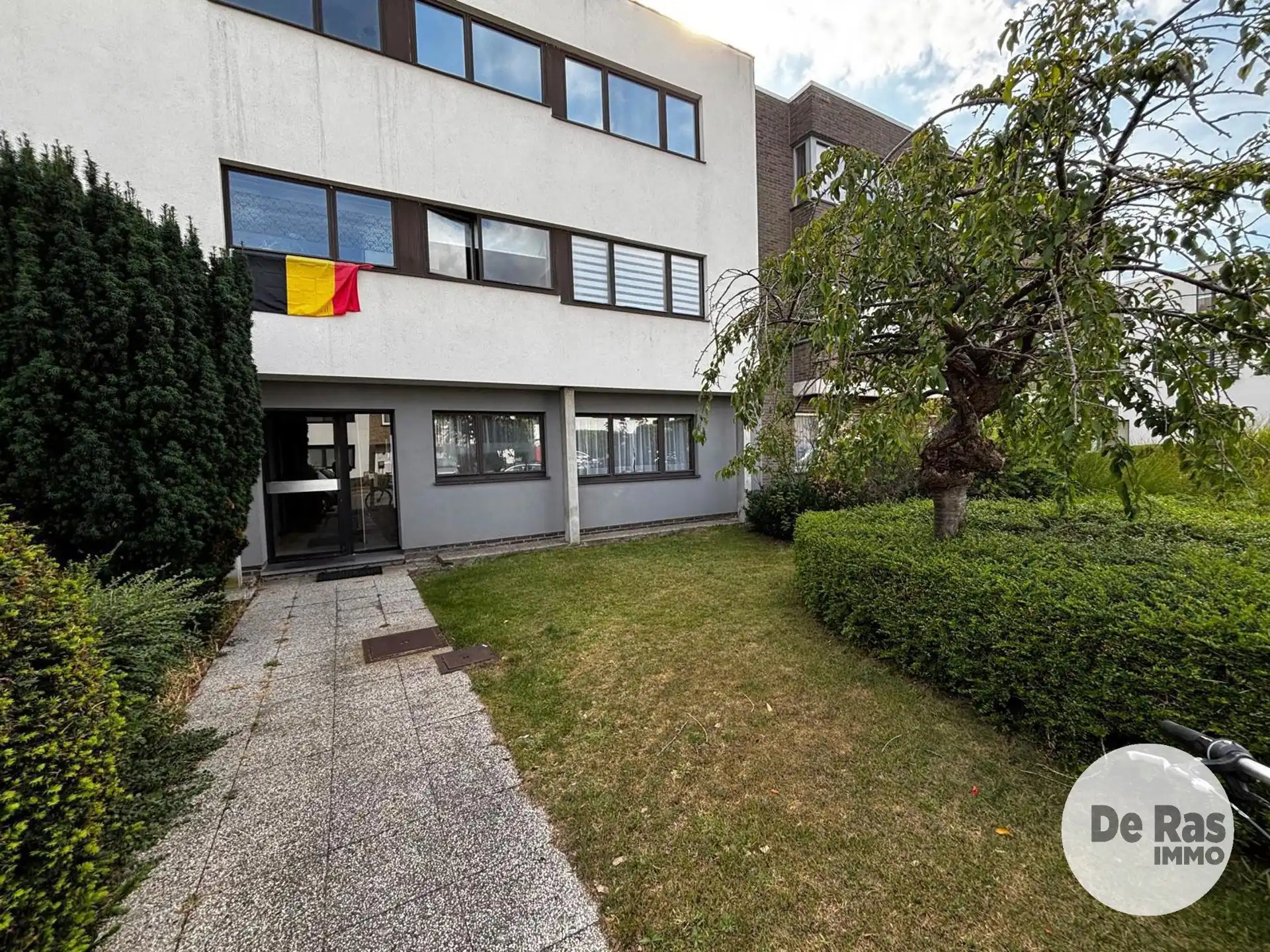 ZWIJNAARDE - Gelijkvloers appartement met tuintje foto 2