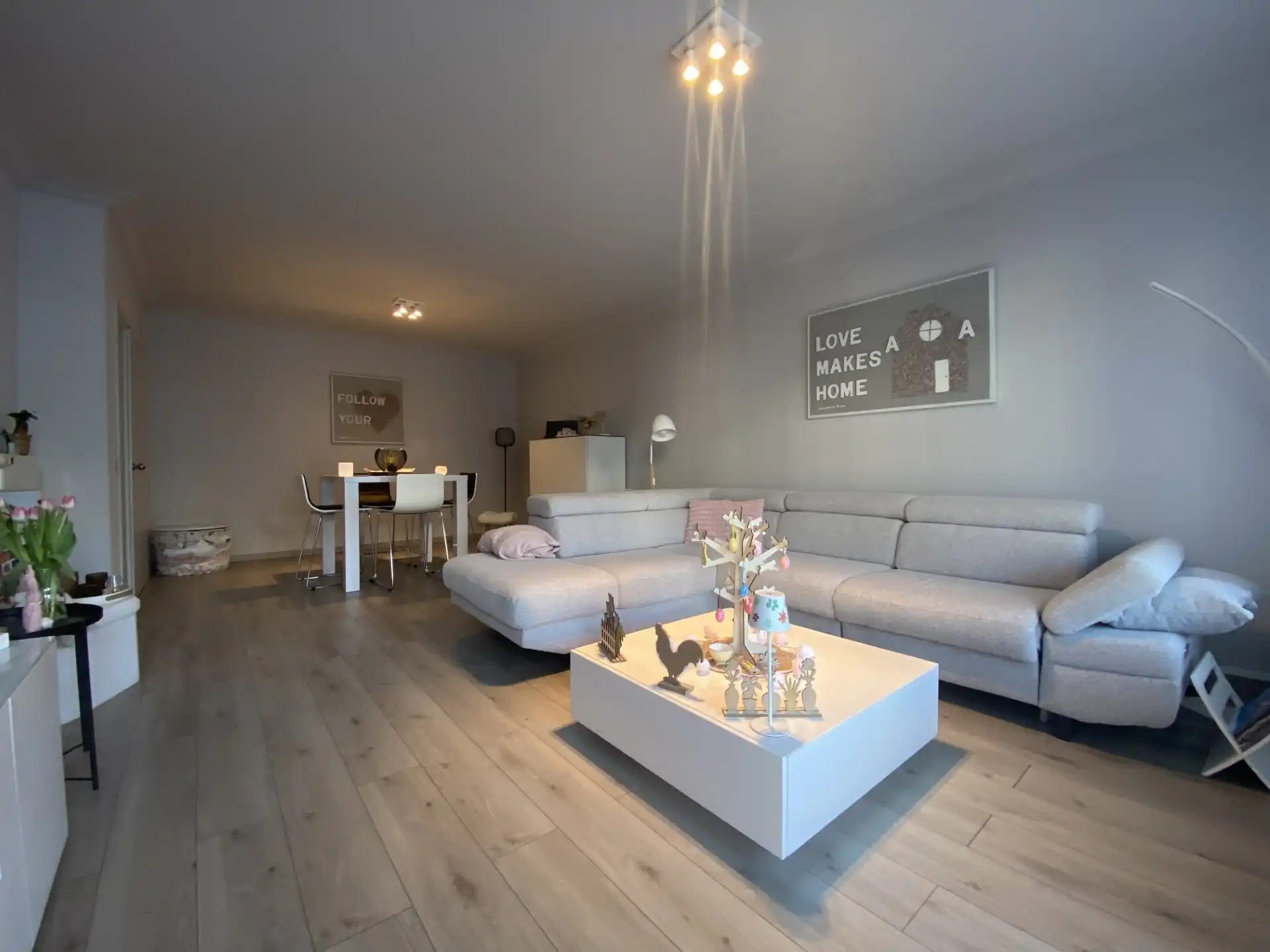 Appartement foto {{pictureIndex}}