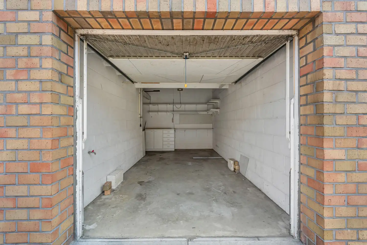 Appartement met 2 slaapkamers en ruime garage in het stadscentrum van Sint-Truiden foto 16
