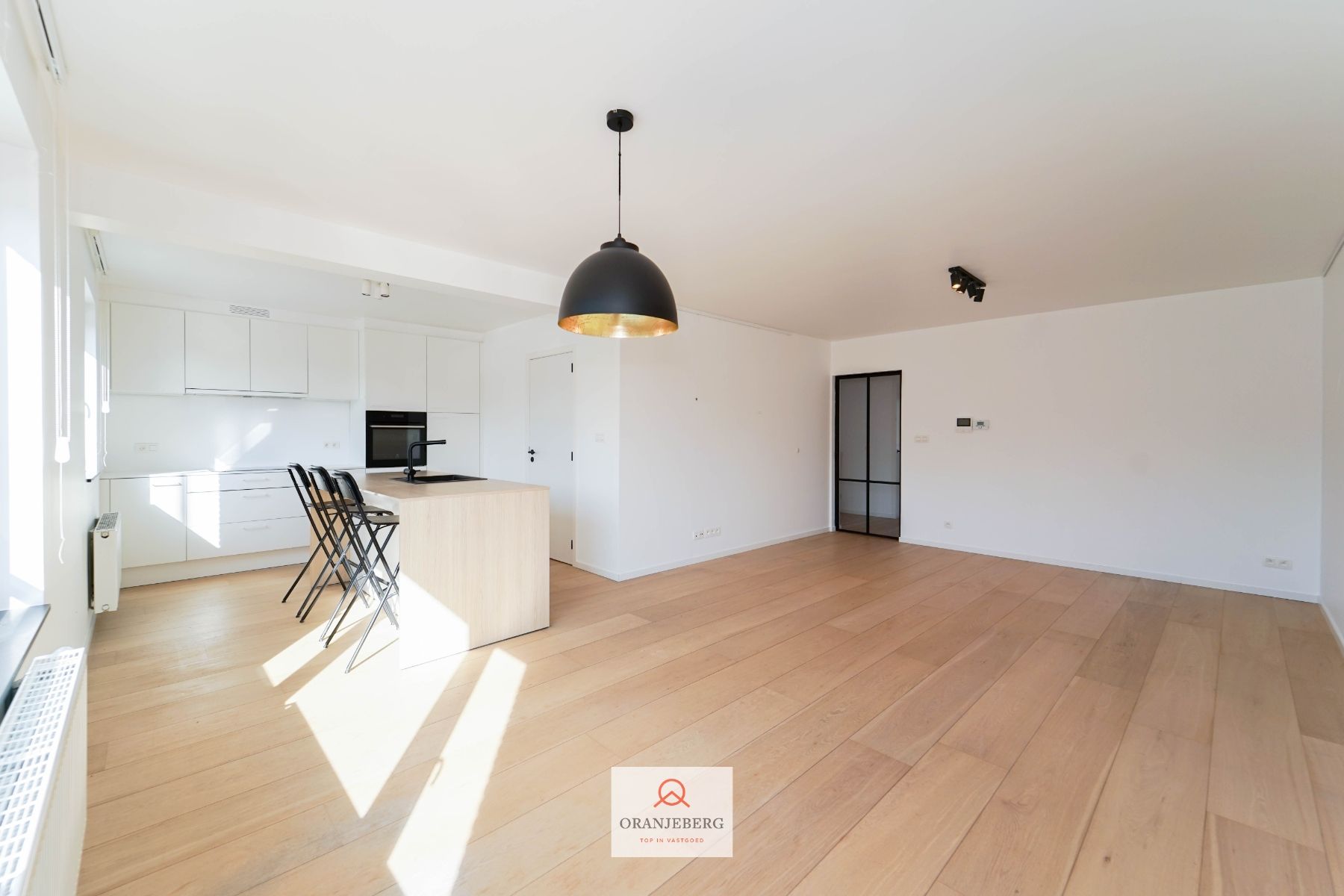 Zonnig 2 slaapkamerappartement met terrasje foto 3