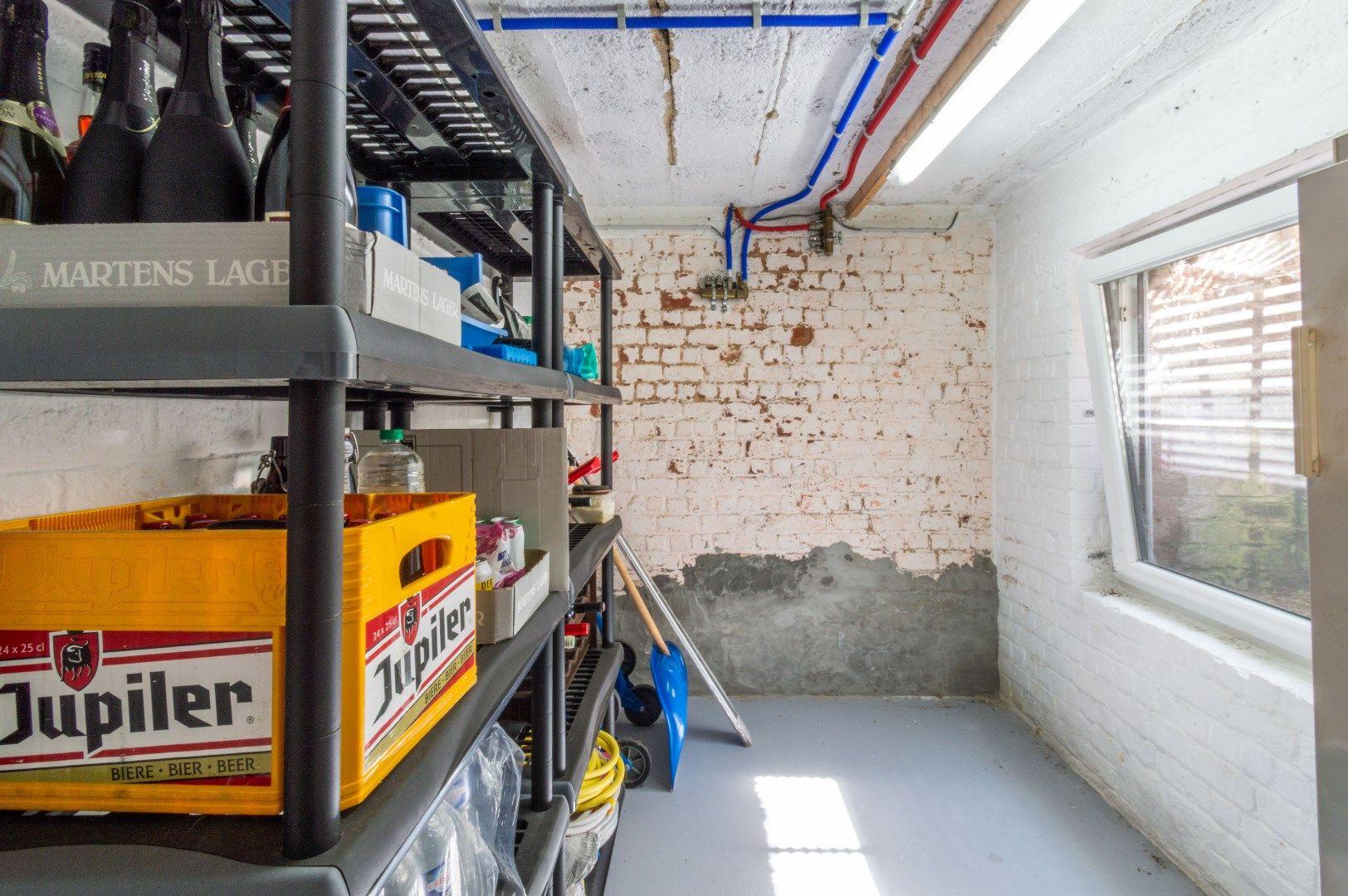  Ruime en goed onderhouden driegevel-woning met 3 slaapkamers, 2 terrassen, tuin, garage en oprit met plaats voor meerdere wagens foto 23