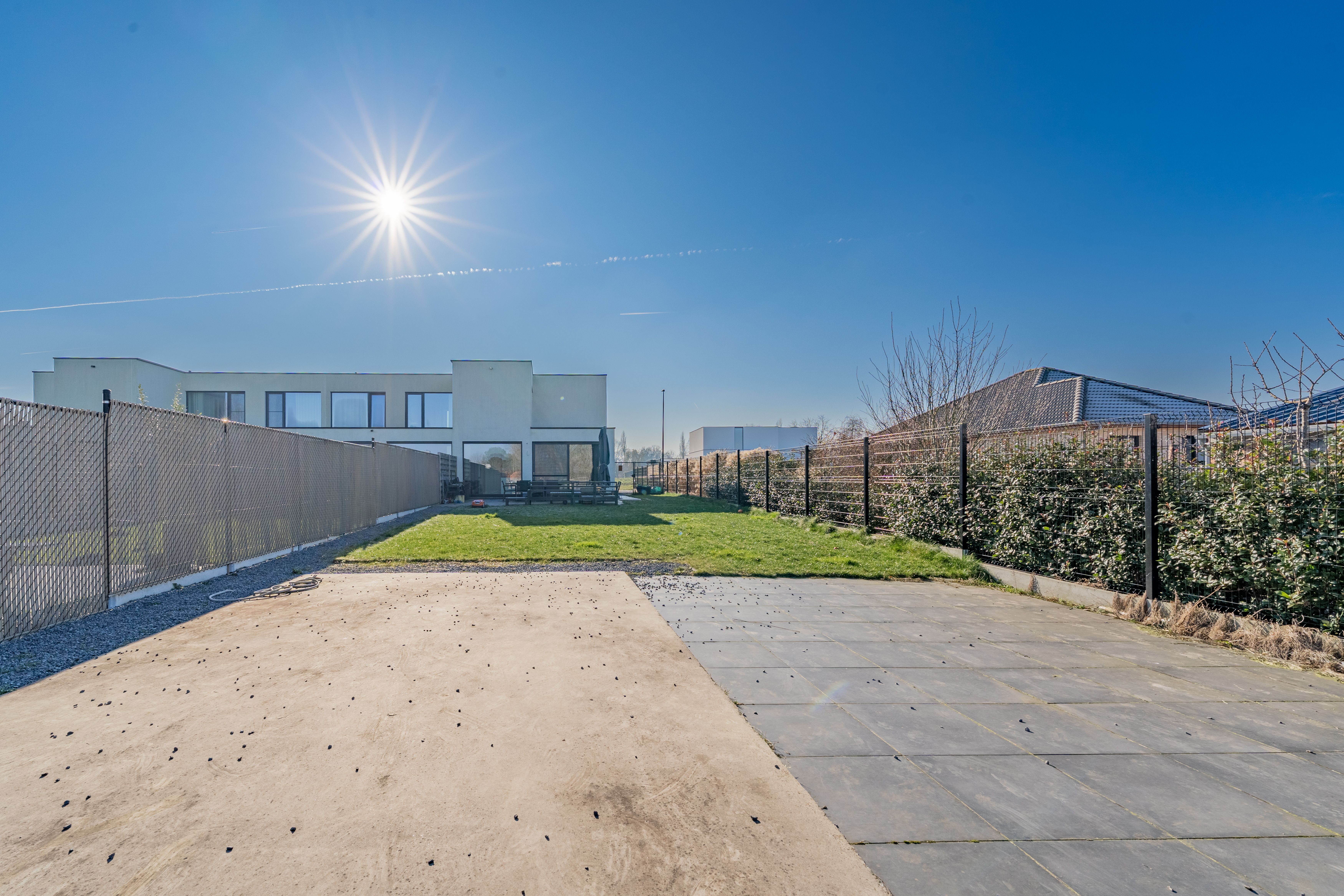 Halfopen bebouwing met inpandige garage en ruime tuin foto 12
