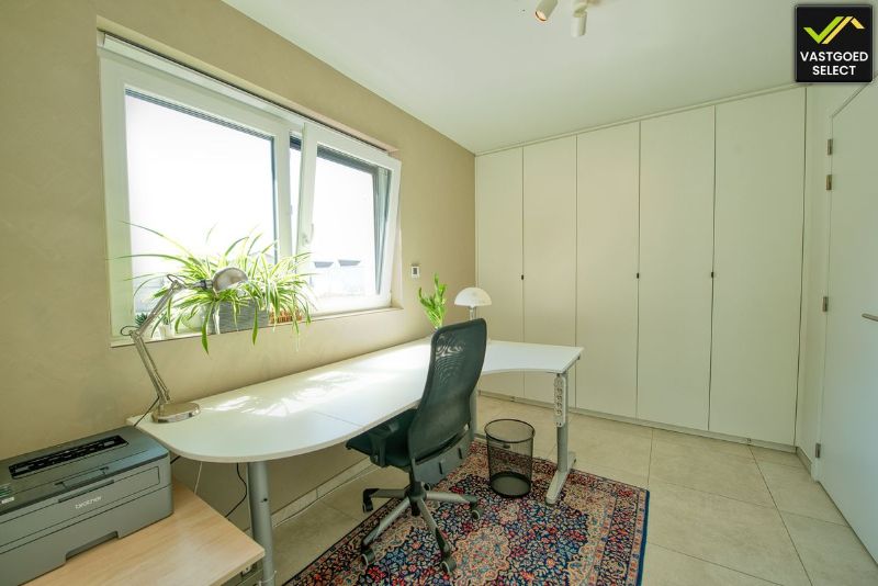 Instapklaar appartement te koop in Eeklo, 2 slaapkamers, EPC A, terras en garage foto 8