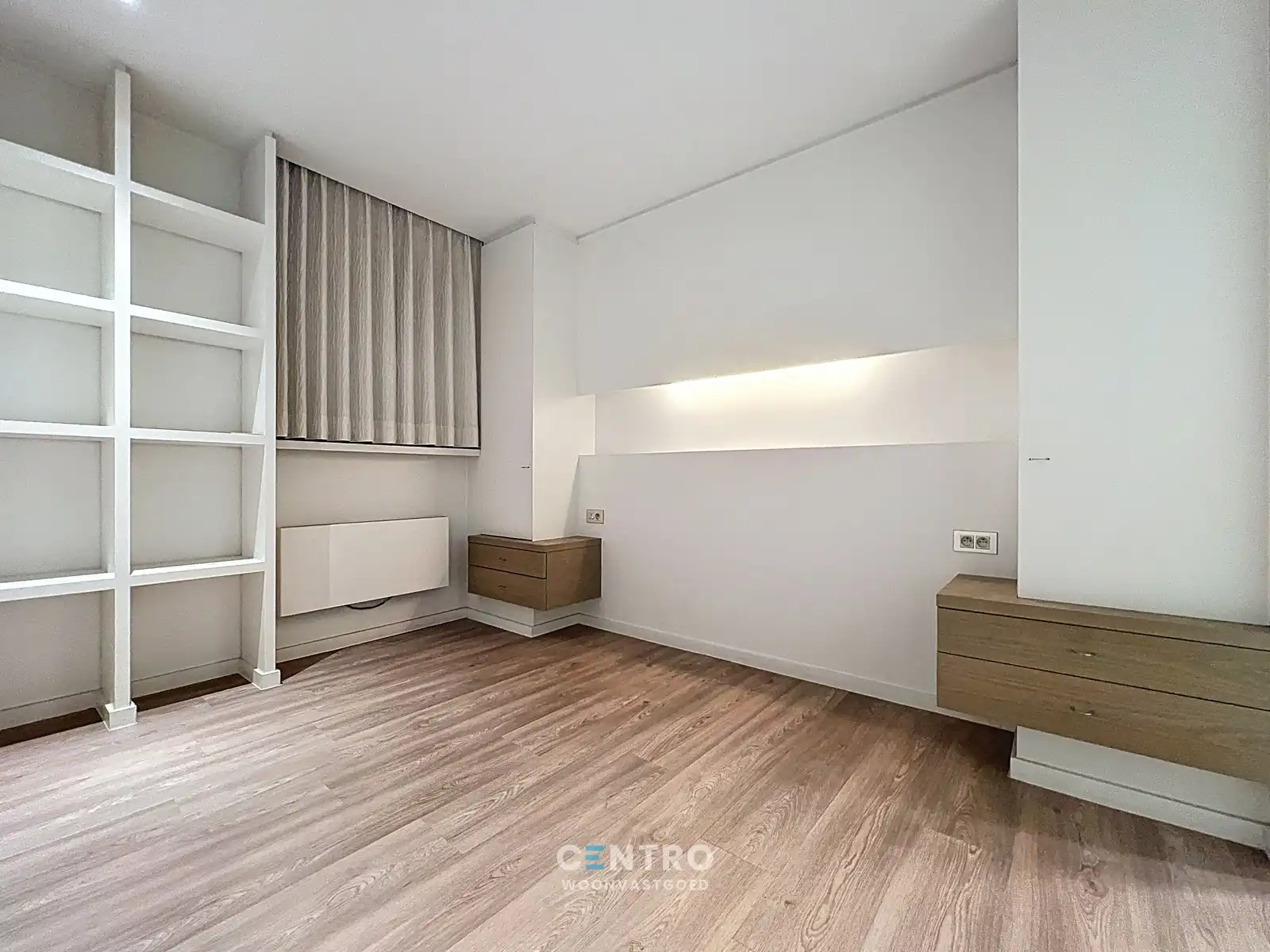 Appartement op AAA-locatie: ruim (127m²), ZONNIG doorloopappartement op de Grote markt (o.a. 2 slpk, dressing, 2 badk, 2 terrassen). foto 26