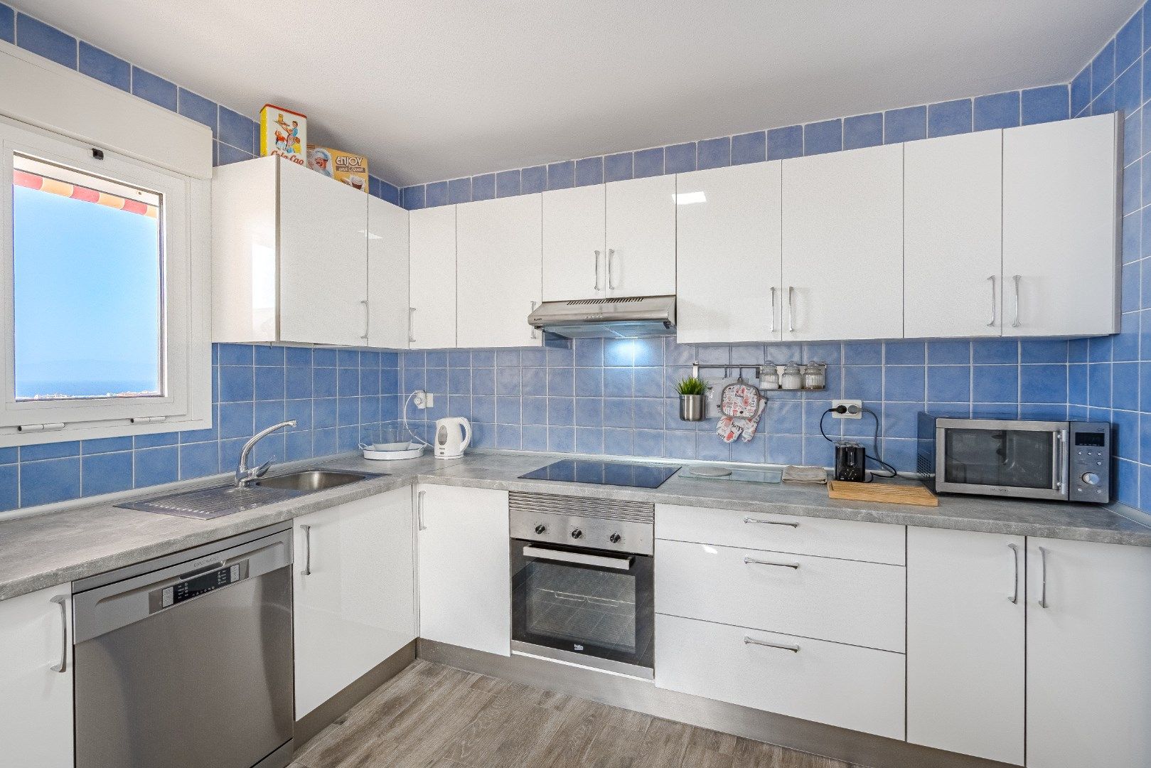 Ruim appartement met zeezicht foto 6