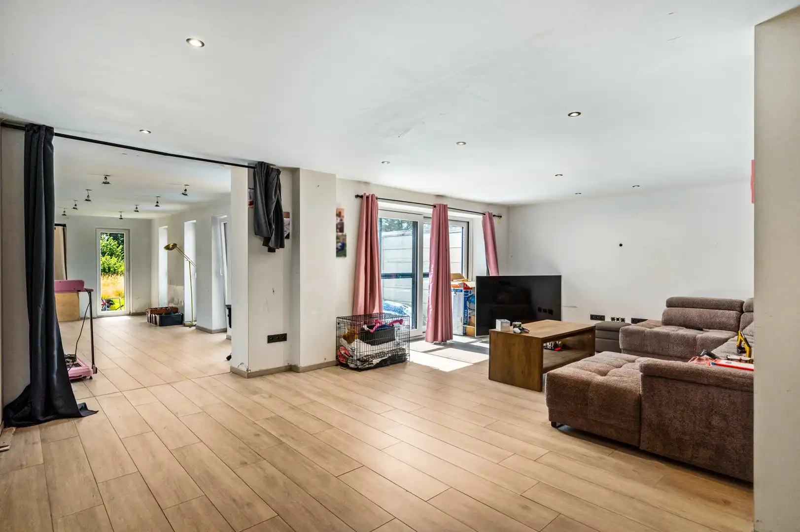 Veelzijdige eigendom met 5 slaapkamers en tal van mogelijkheden foto 8