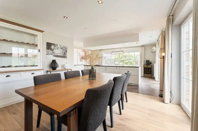 Roeselare - Instapklare gezinswoning met prachtige tuin foto 4