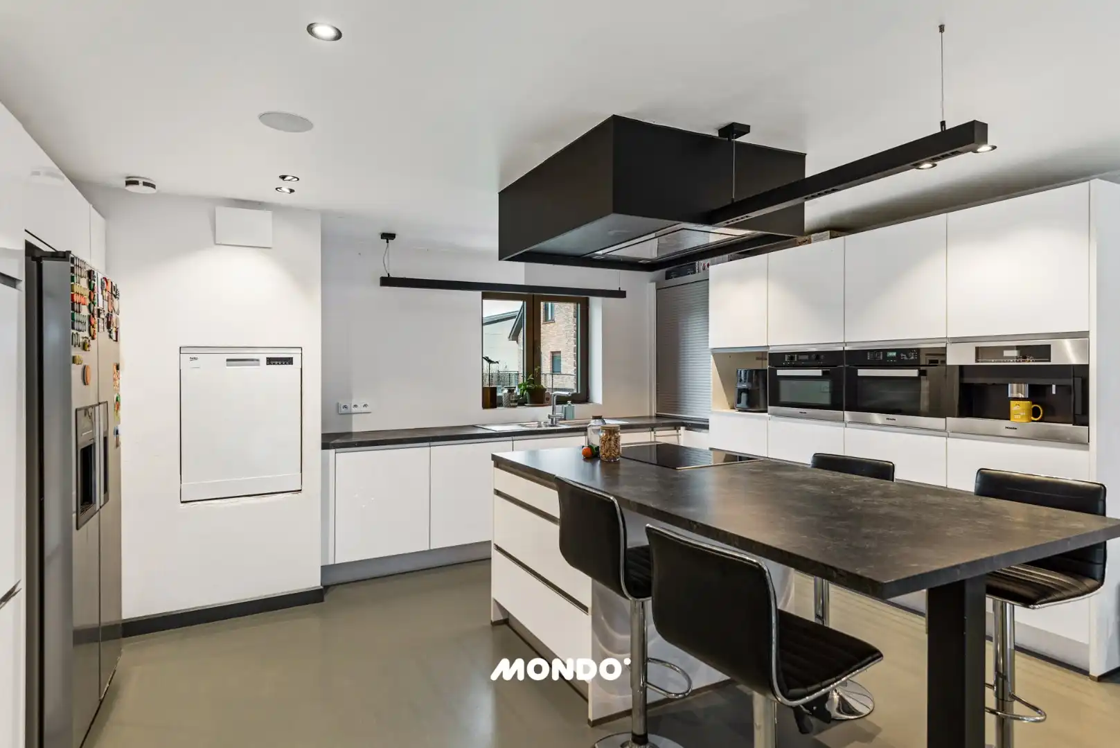 Ruime gezinswoning (5SLK) Meise: met Poolhouse, zwembad en 60m² Opslag/Garage. foto 8