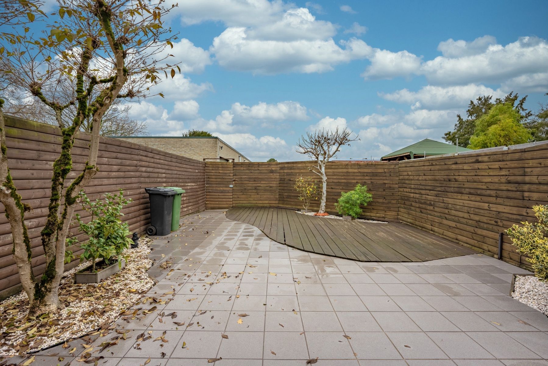 Gelijkvloers appartement met twee slaapkamers en garage  foto 12
