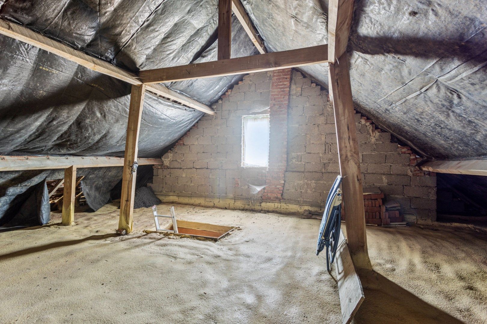 Ruime woning met bebouwbare tuin en achterliggende gronden foto 25