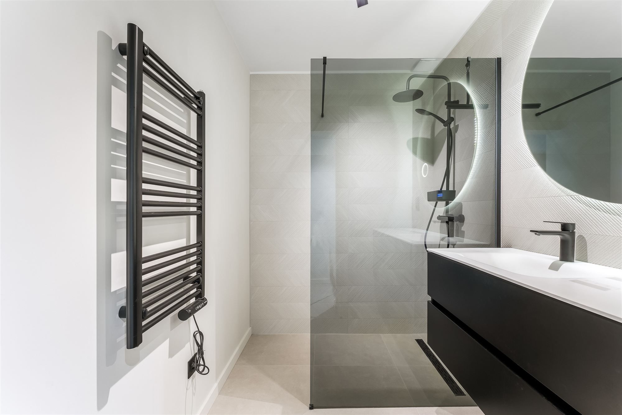 KNAP GERENOVEERD, LICHTRIJK APPARTEMENT (129M²) MET 3 SLAAPKAMERS TE HALEN foto 21