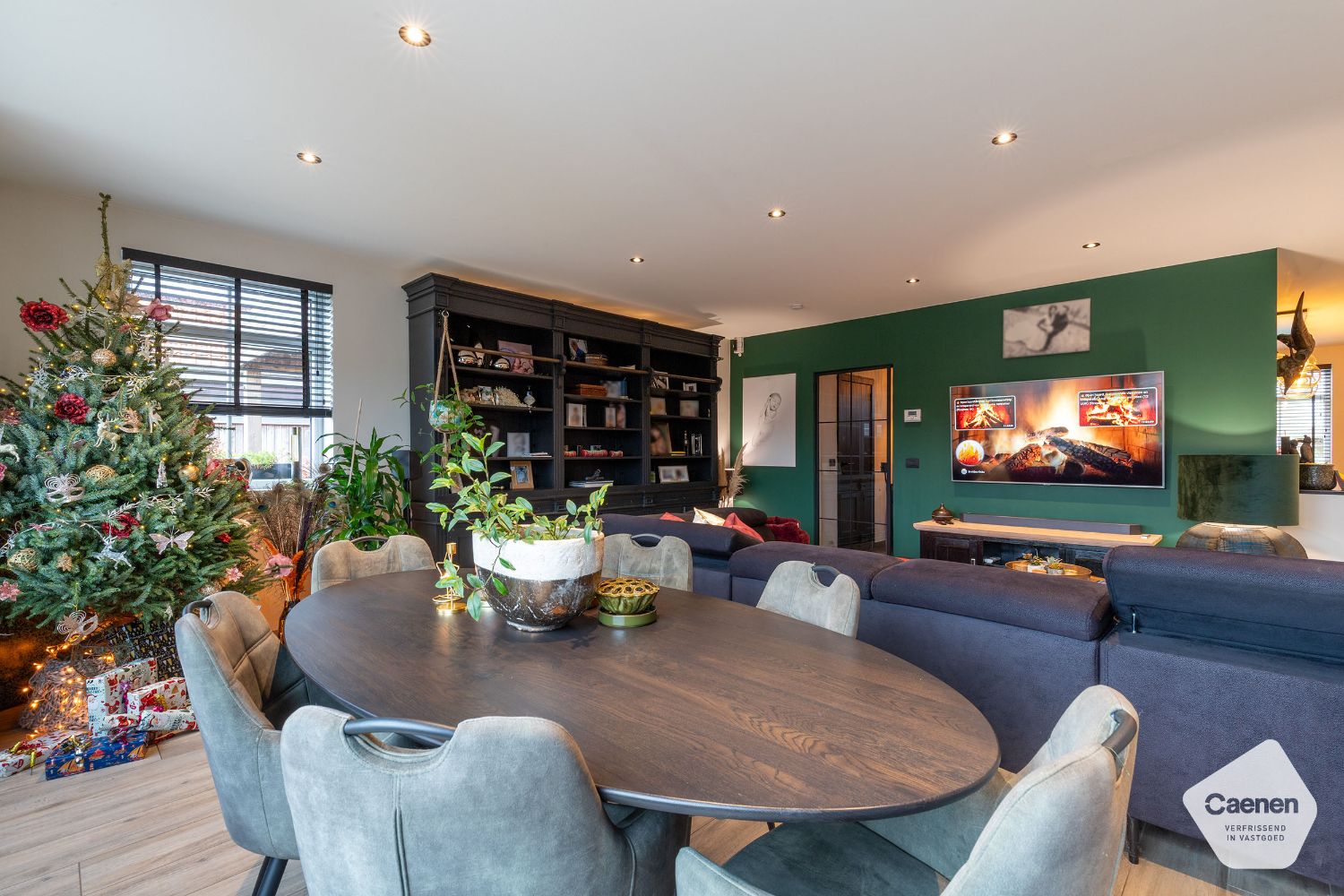 Recente instapklare woning ( BJ 2021) in een doodlopende straat met 4 slaapkamers, carport en tuin. foto 6