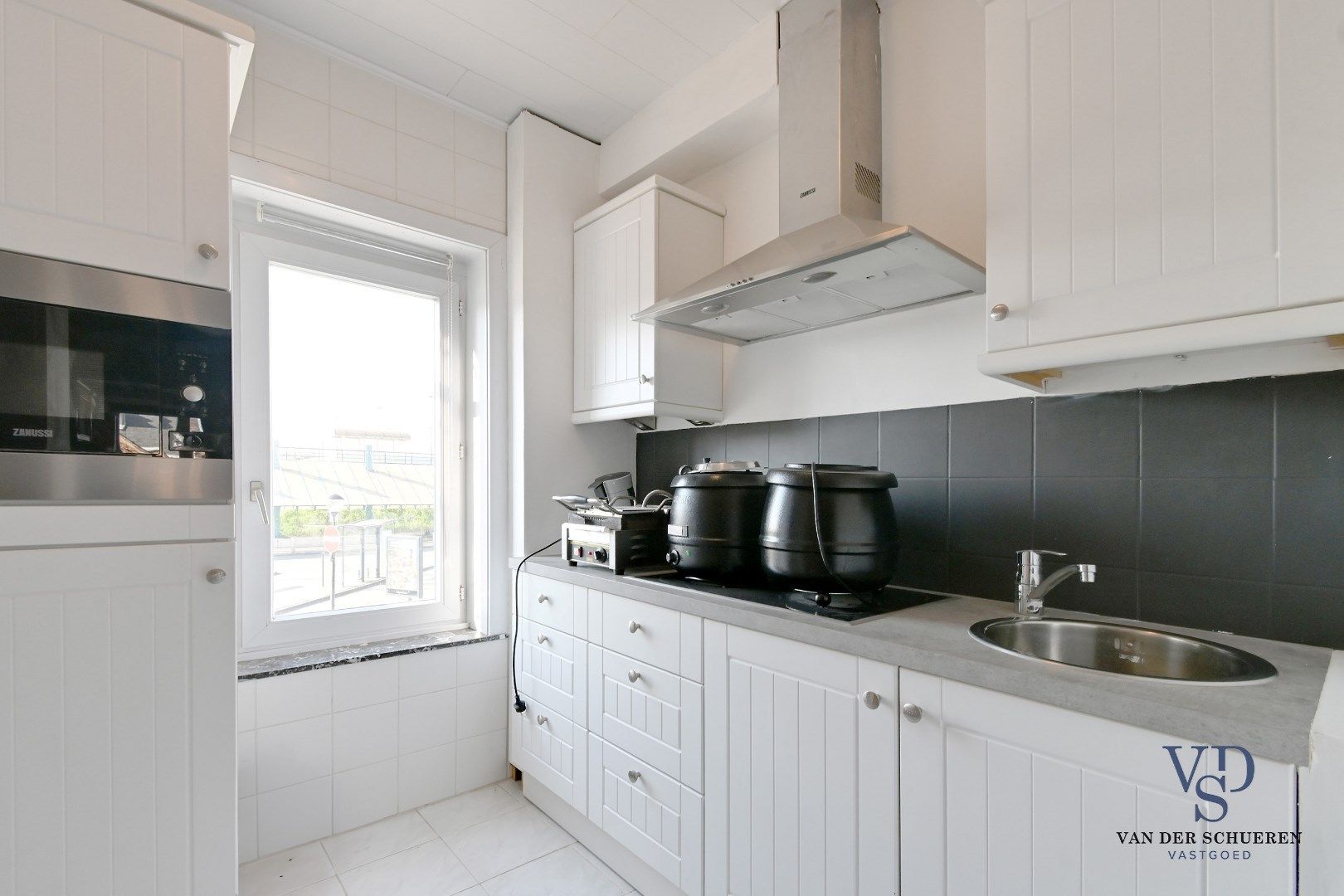 Handelspand met woonst - Topligging. foto 11