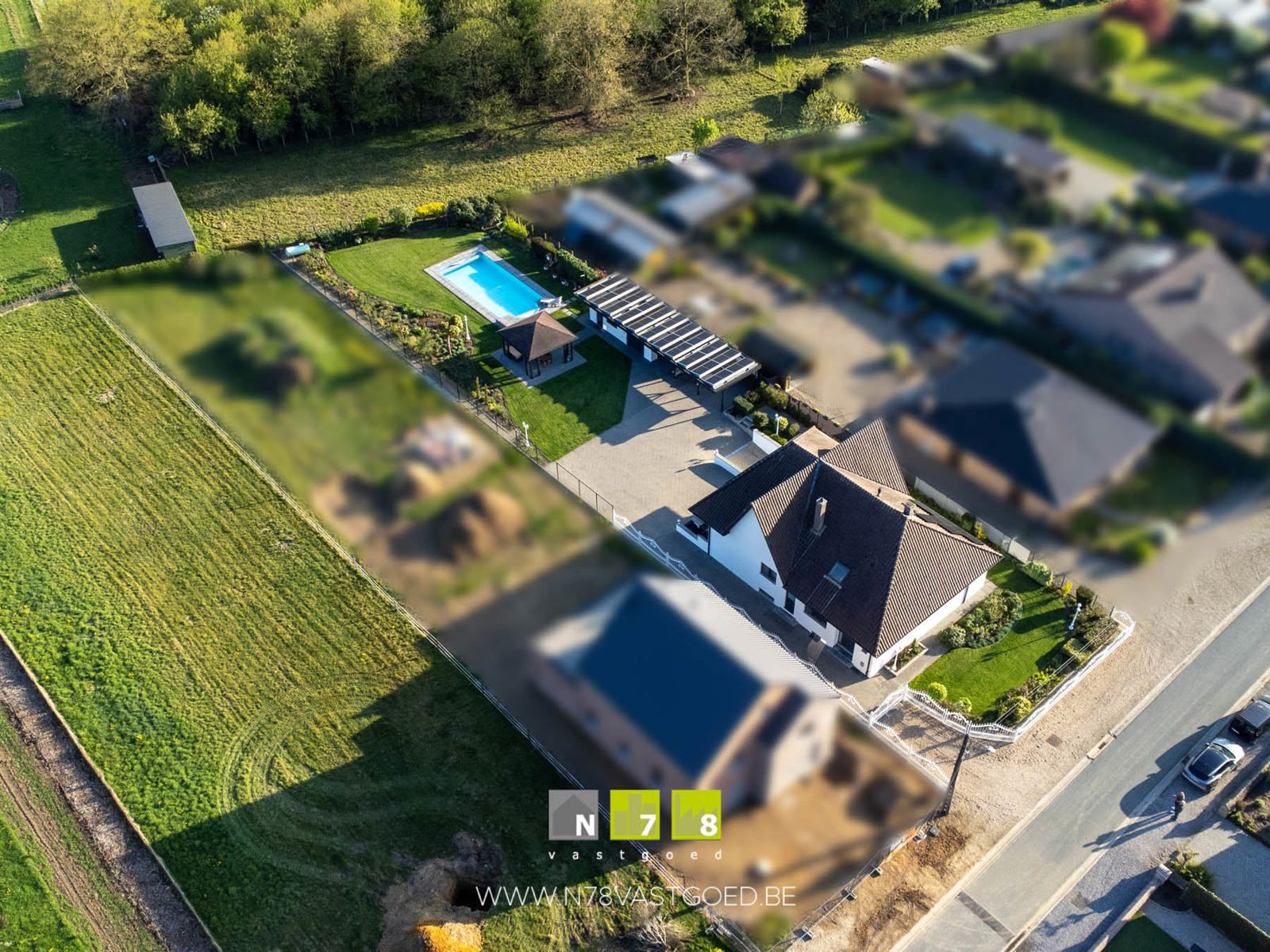 Villa te koop foto {{pictureIndex}}