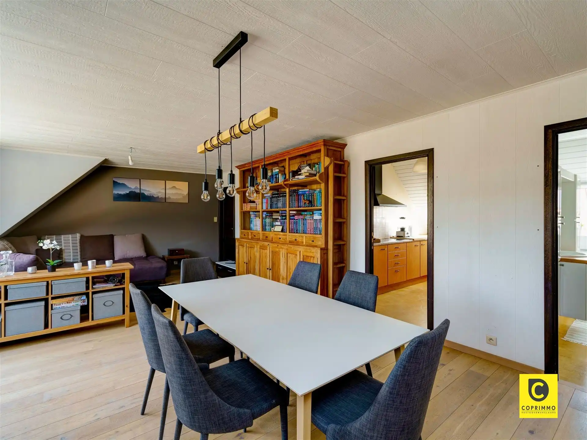 Duplex-appartement met zeer ruim terras en 2 slpk. foto 6